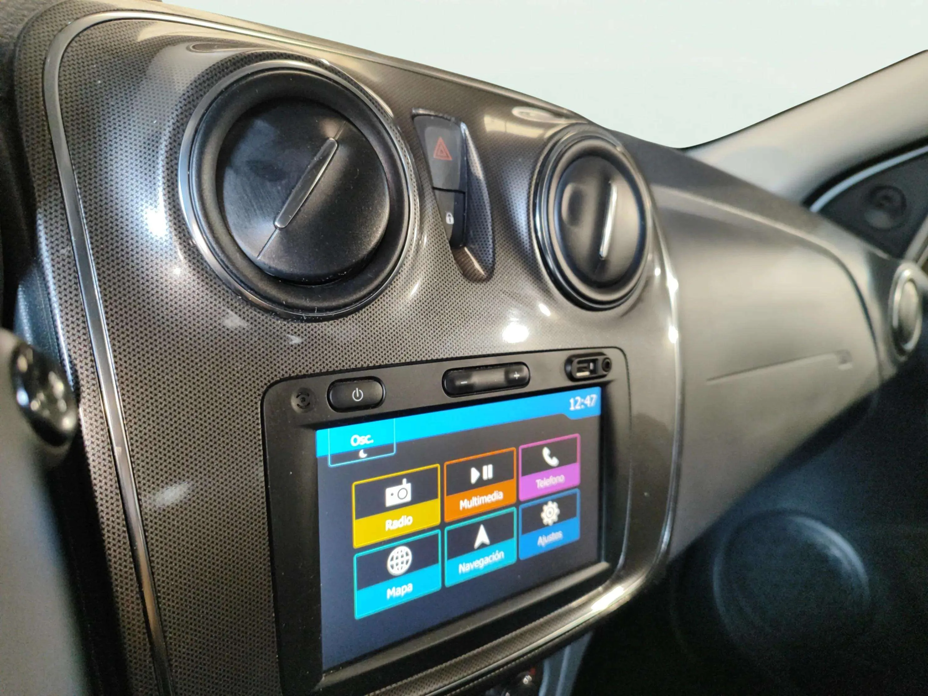 Dacia Sandero Essential TCe - foto 11
