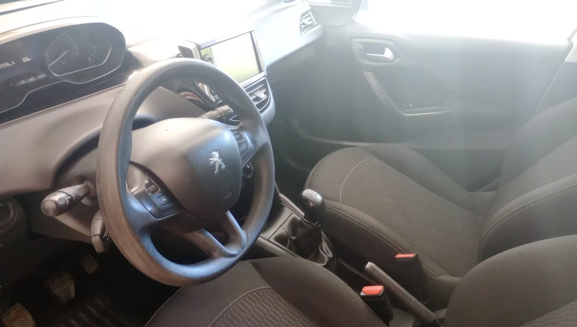 Peugeot 208 BlueHDi Active - foto 7