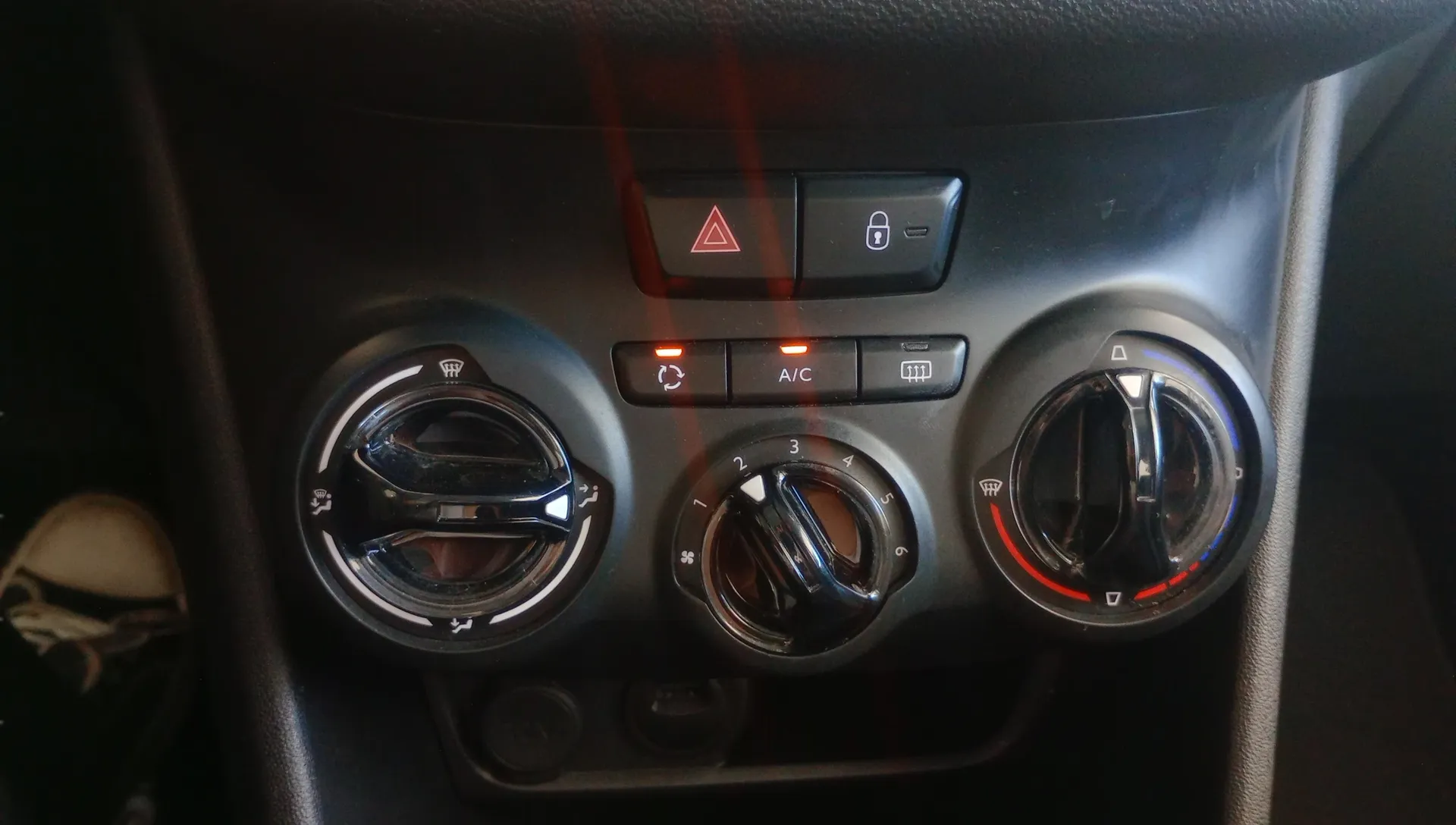 Peugeot 208 BlueHDi Active - foto 19
