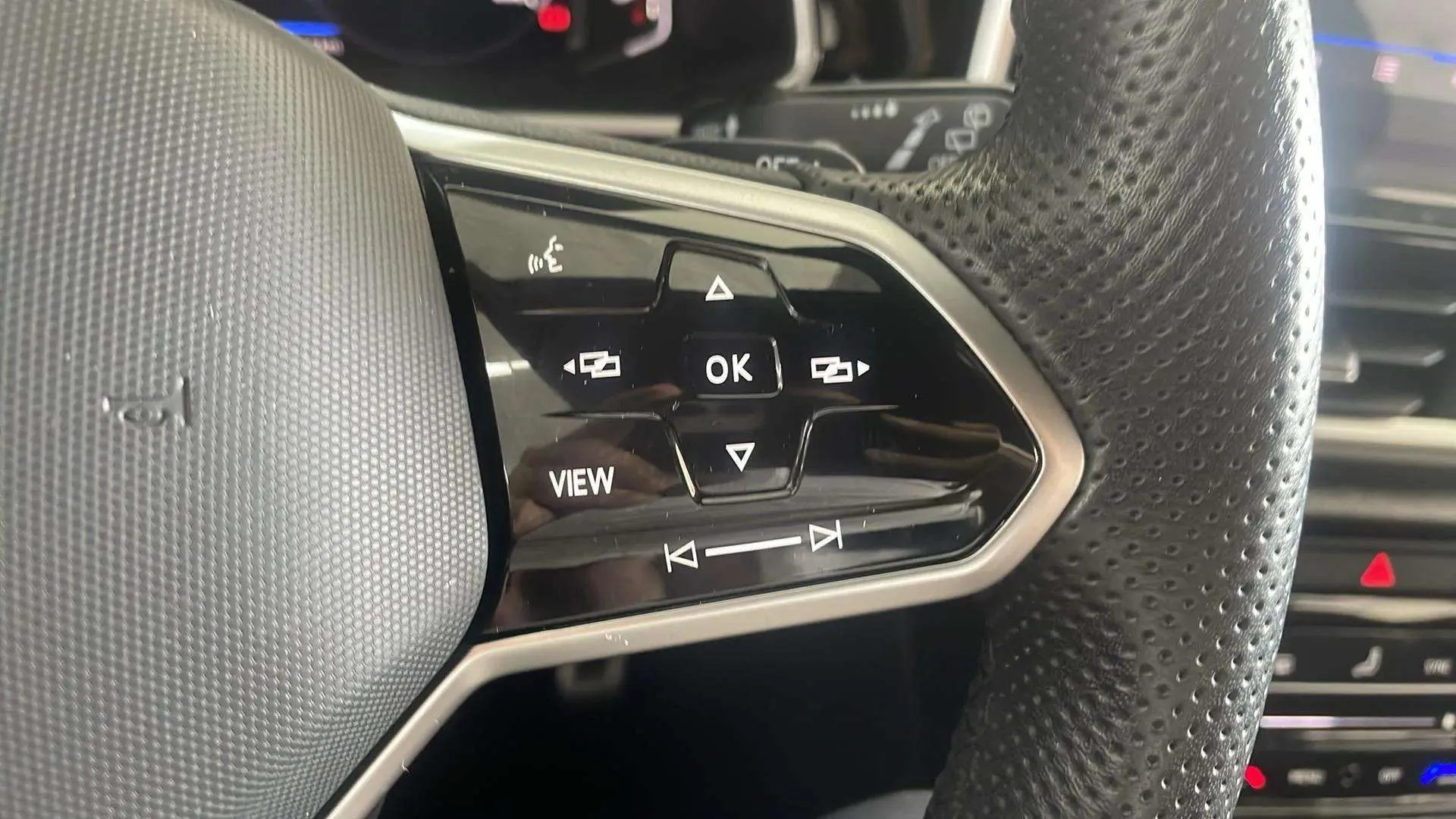 Volkswagen T-Roc R-Line 2.0 TDI DSG - foto 30