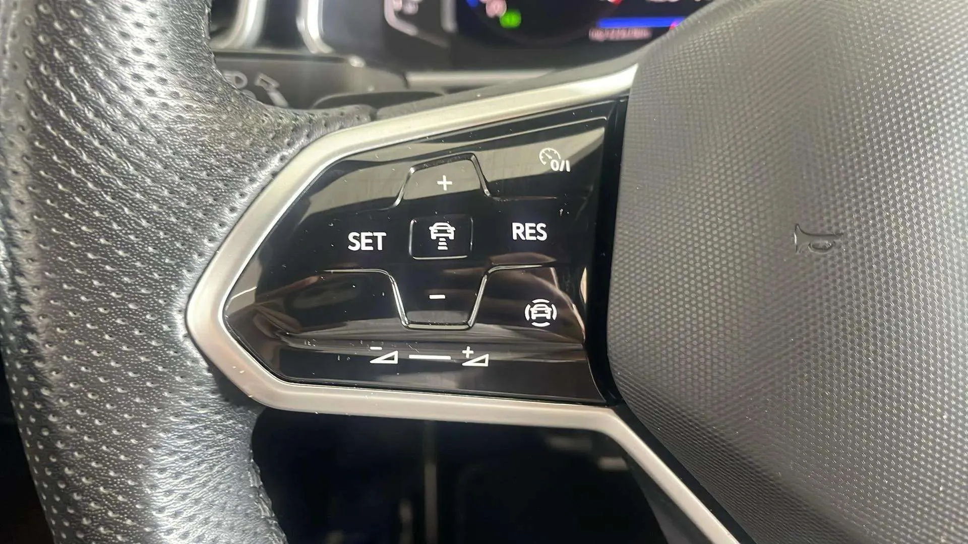 Volkswagen T-Roc R-Line 2.0 TDI DSG - foto 29