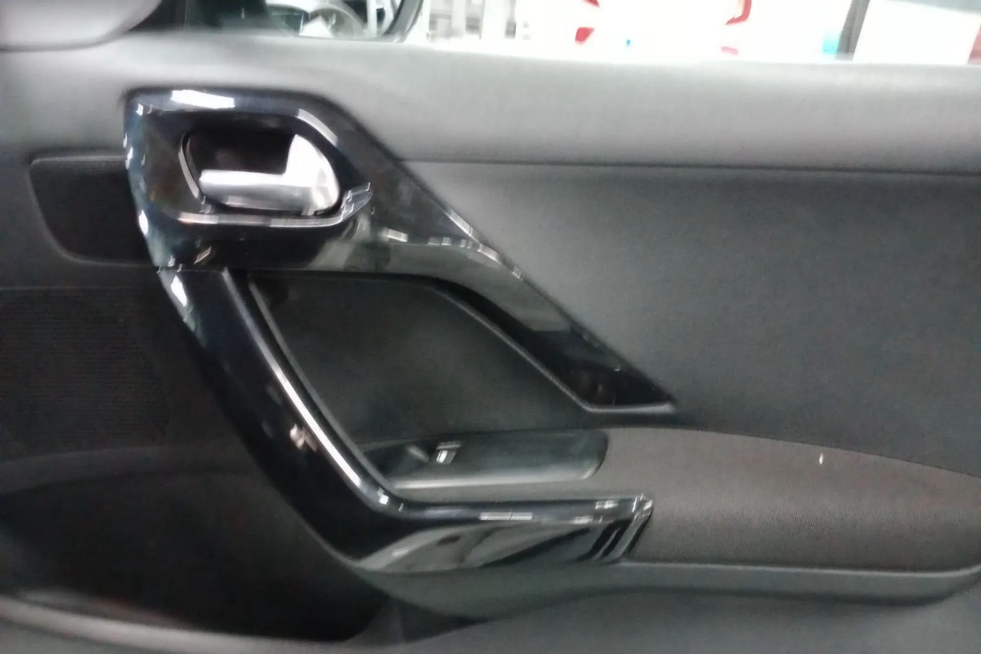 Peugeot 208 Allure 1.2L PureTech 82 - foto 15