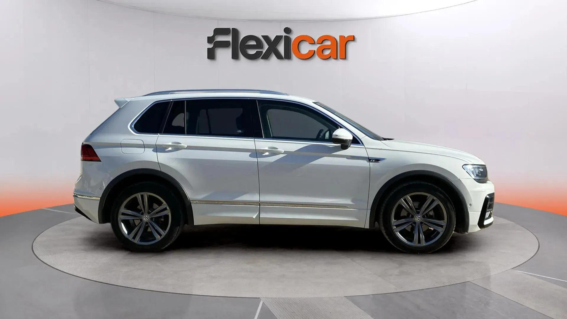 Volkswagen Tiguan Sport 2.0 TDI BMT DSG - foto 7