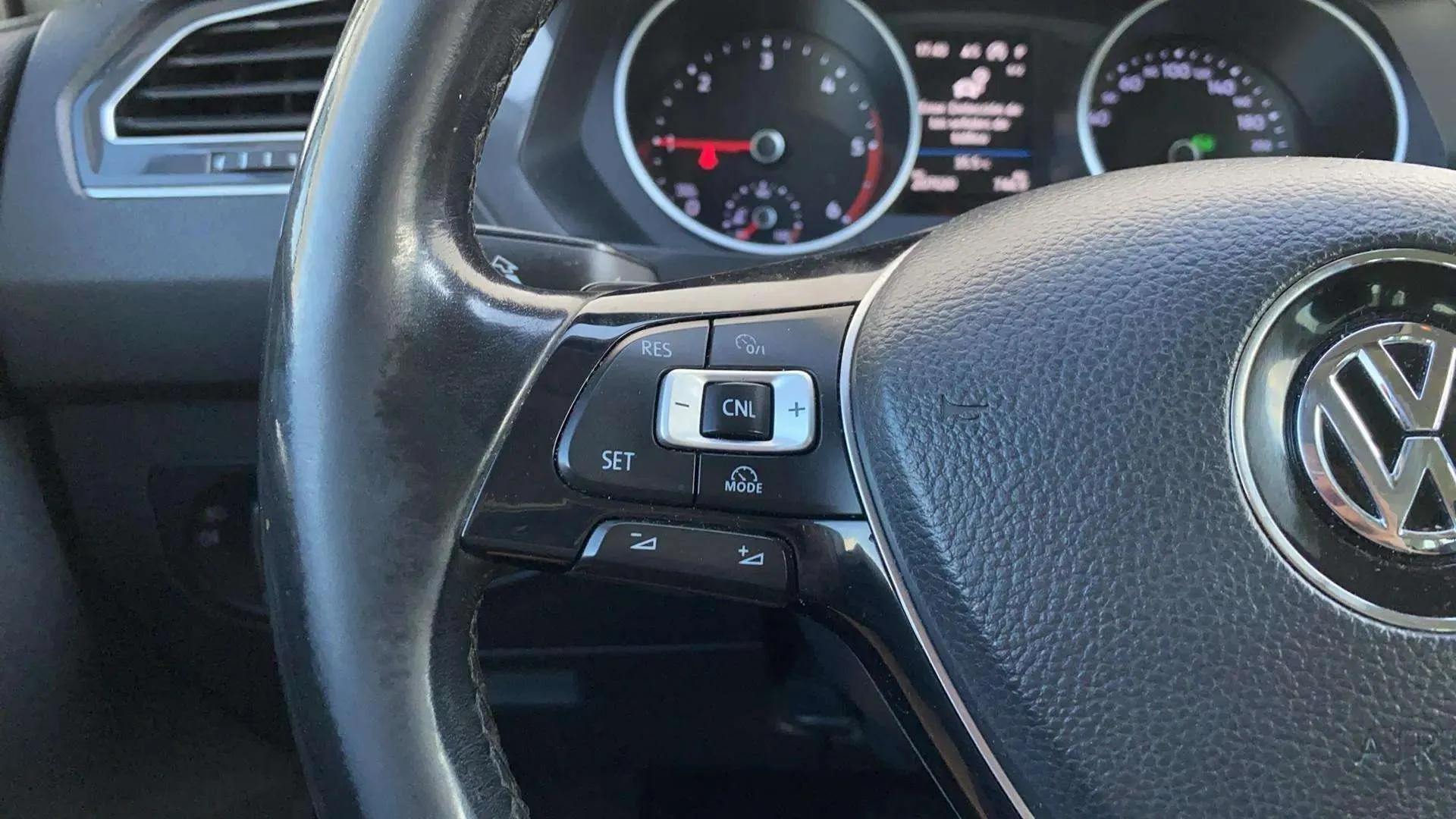 Volkswagen Tiguan Sport 2.0 TDI BMT DSG - foto 15