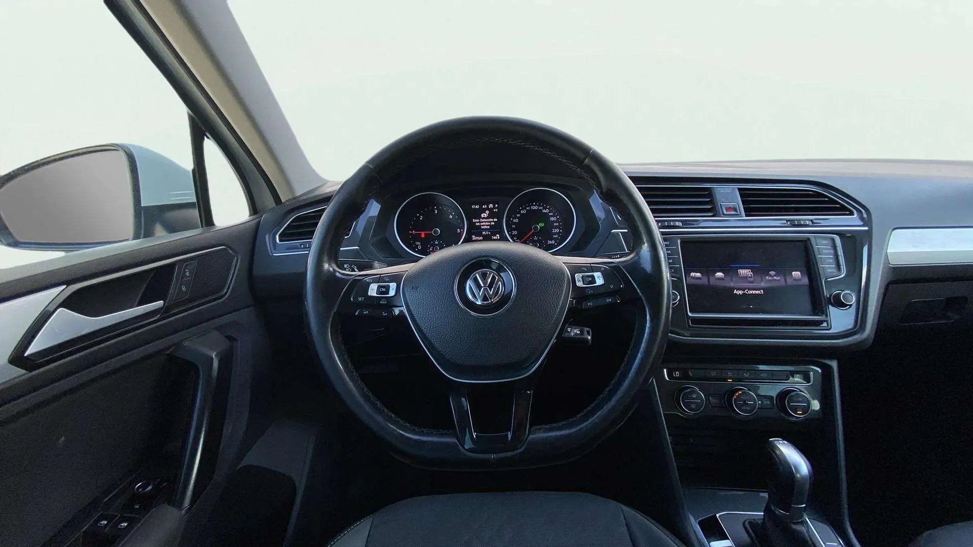 Volkswagen Tiguan Sport 2.0 TDI BMT DSG - foto 11