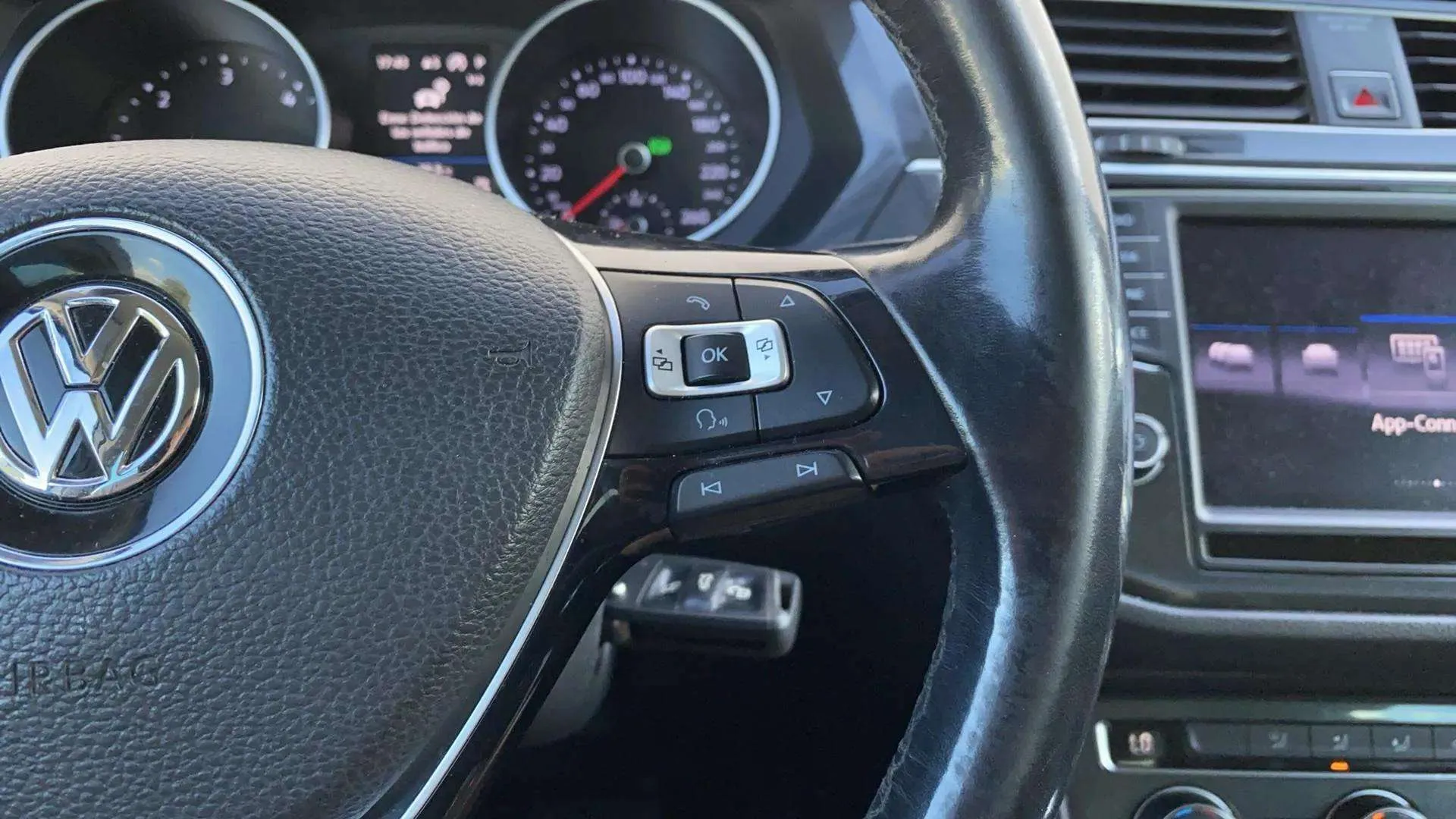 Volkswagen Tiguan Sport 2.0 TDI BMT DSG - foto 16