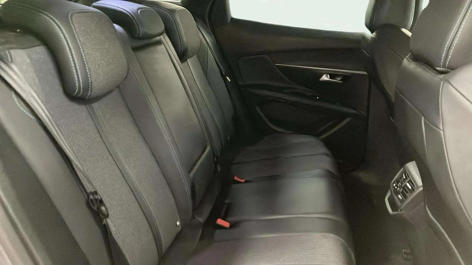 Peugeot 3008 1.2 PureTech Allure Pack - foto 13