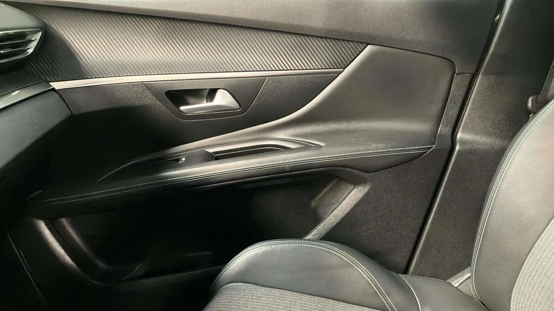 Peugeot 3008 1.2 PureTech Allure Pack - foto 12
