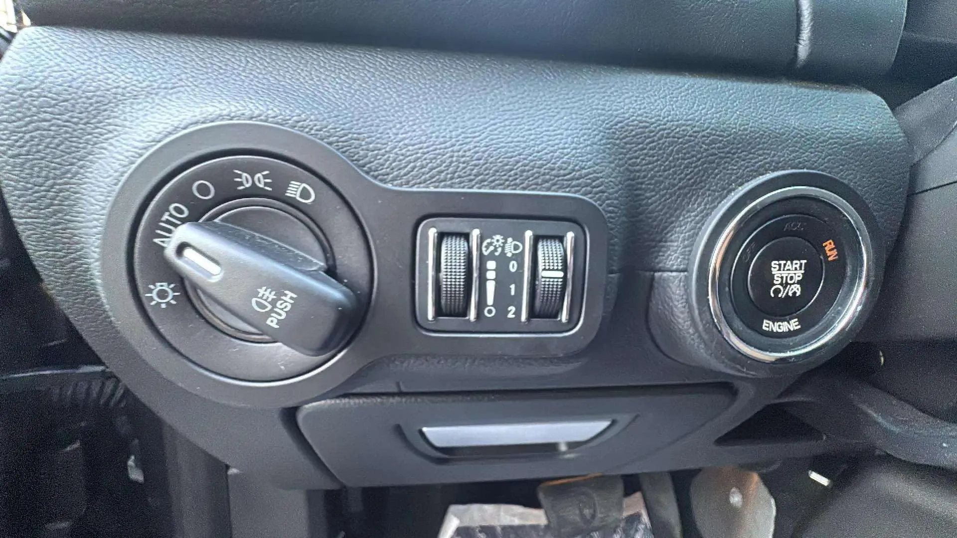 Maserati Ghibli 3.0 V6 DS RWD - foto 37