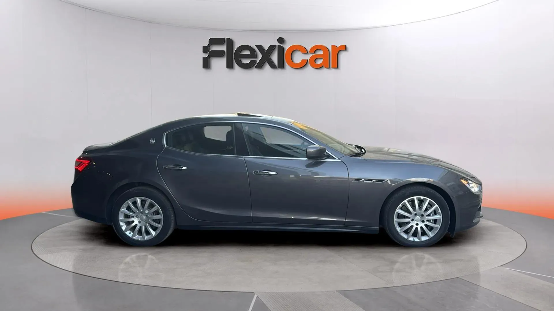 Maserati Ghibli 3.0 V6 DS RWD - foto 8