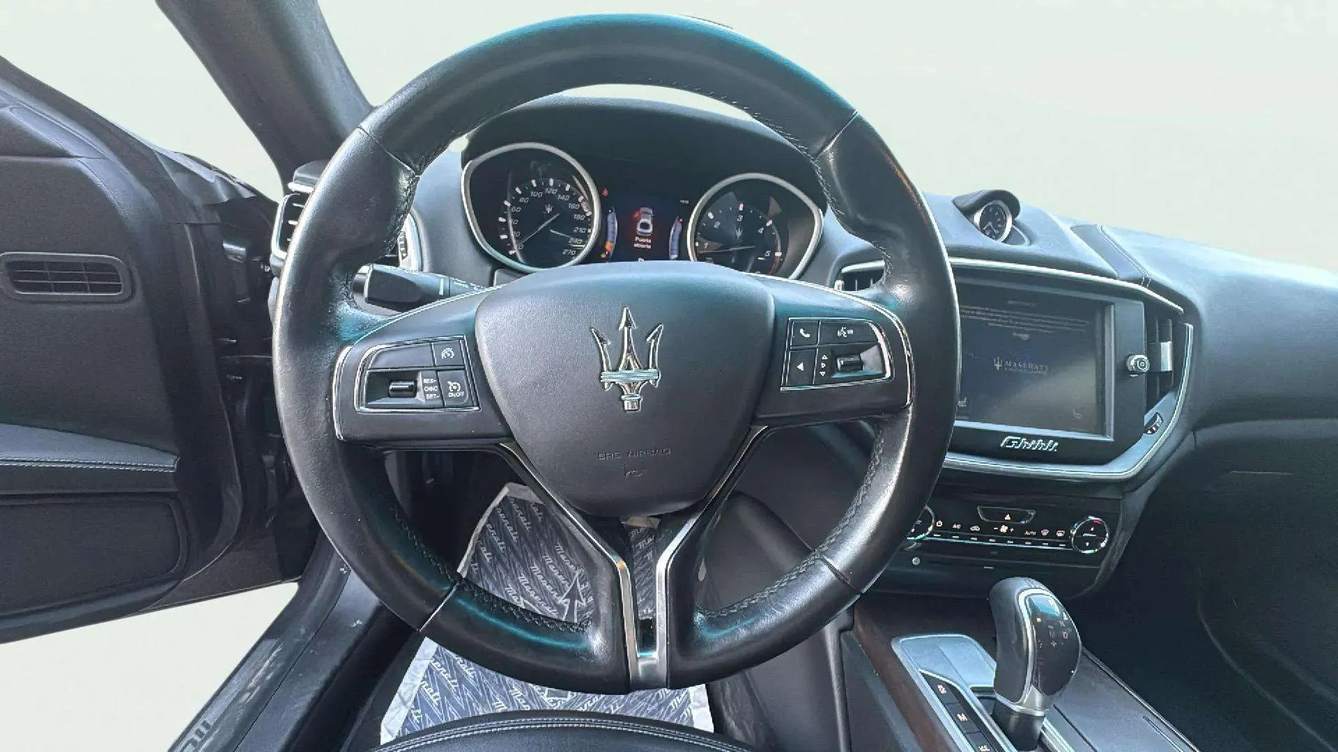 Maserati Ghibli 3.0 V6 DS RWD - foto 15