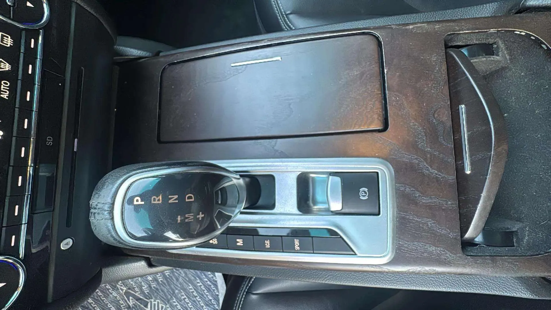Maserati Ghibli 3.0 V6 DS RWD - foto 34