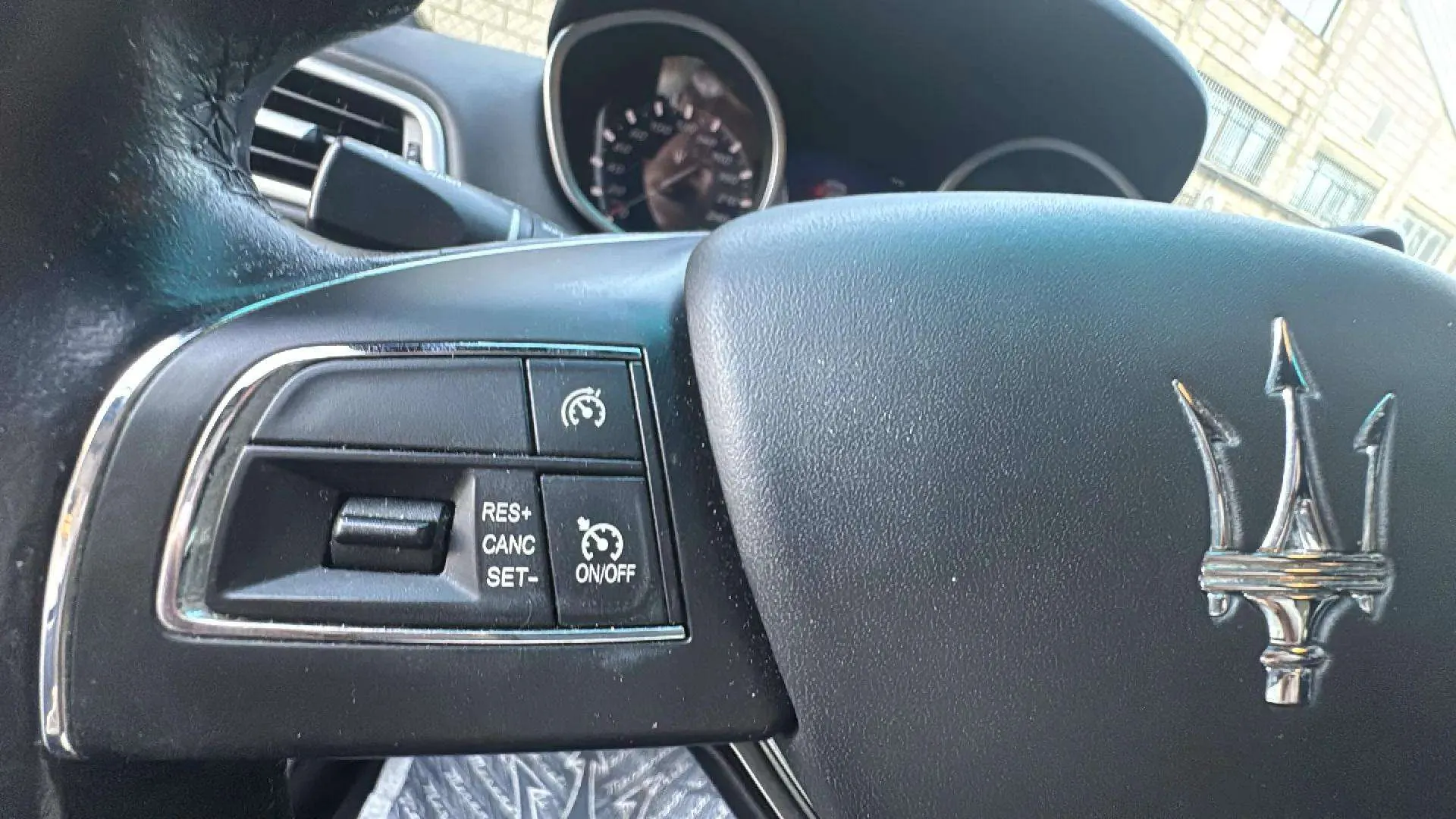 Maserati Ghibli 3.0 V6 DS RWD - foto 36