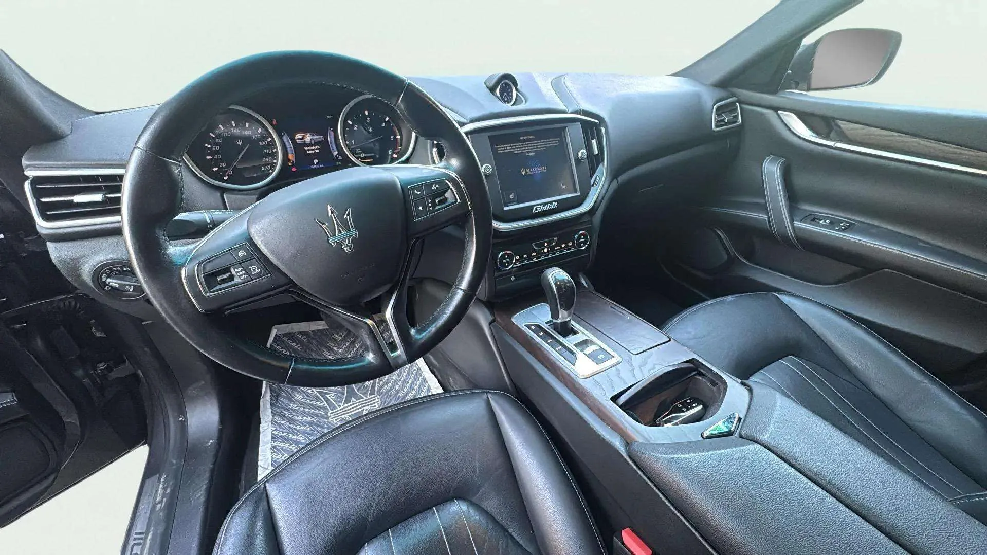 Maserati Ghibli 3.0 V6 DS RWD - foto 13