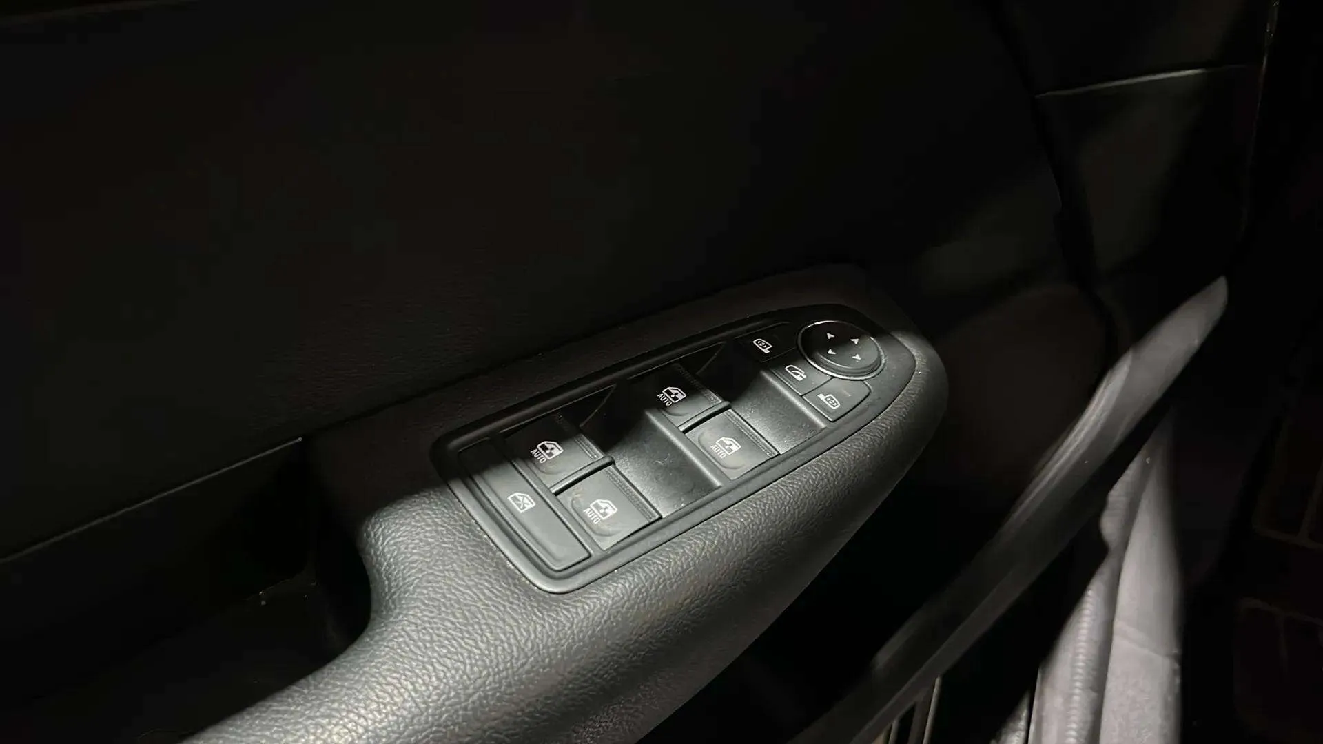 Renault Arkana Evolution TCe EDC mild hybr - foto 17