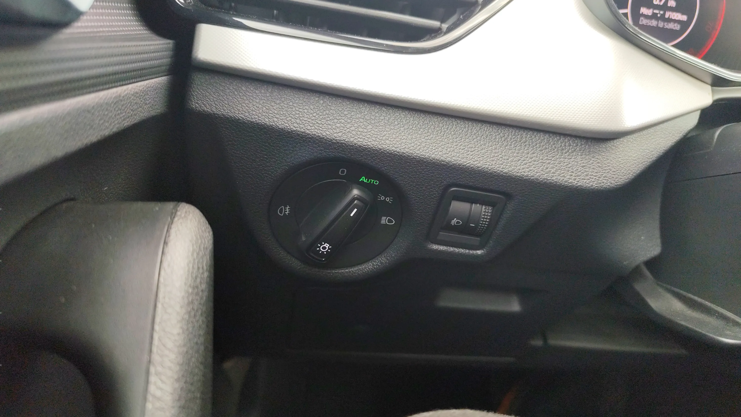Škoda Kamiq 1.0 TSI DSG Ambition - foto 22