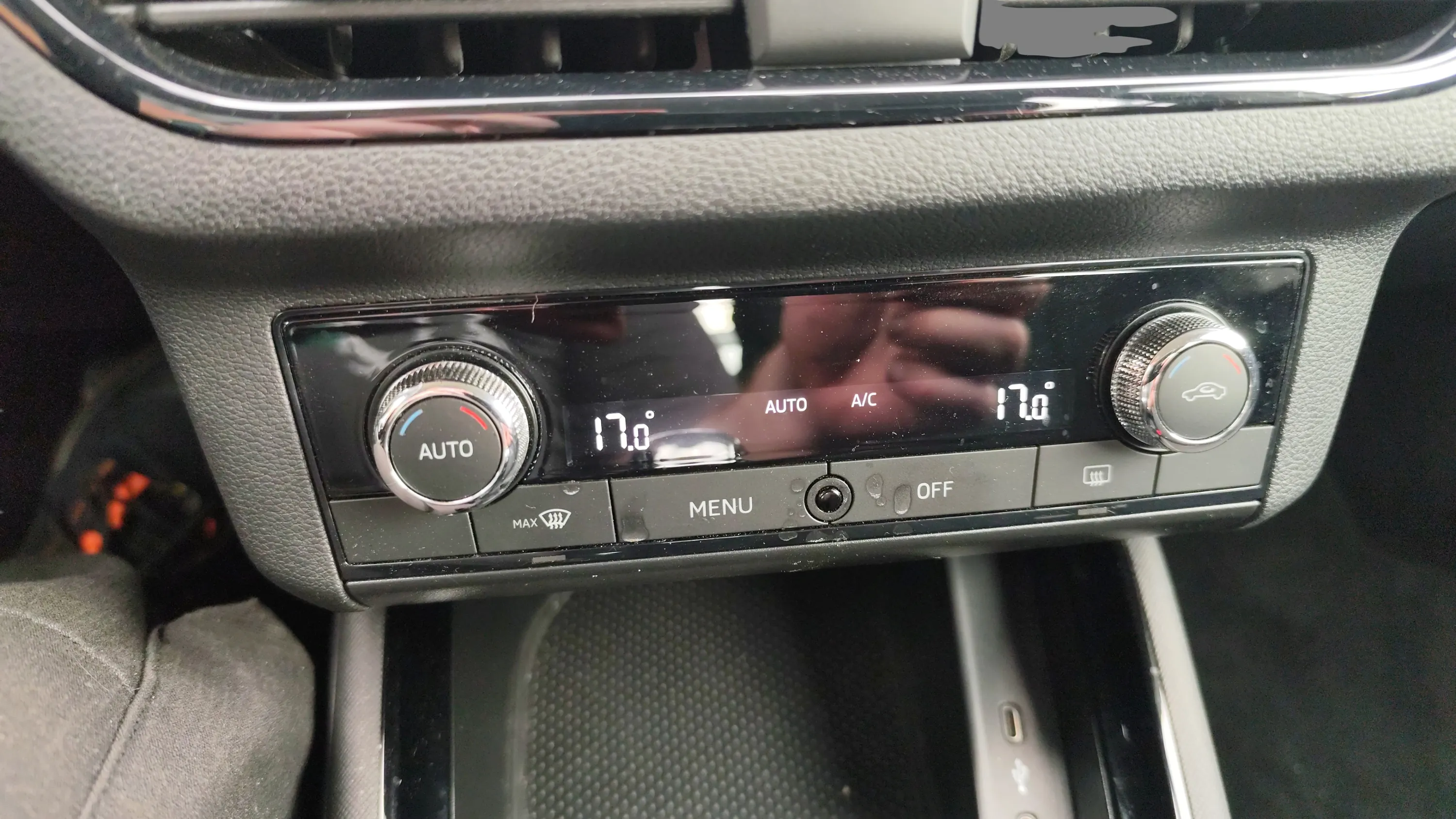 Škoda Kamiq 1.0 TSI DSG Ambition - foto 21