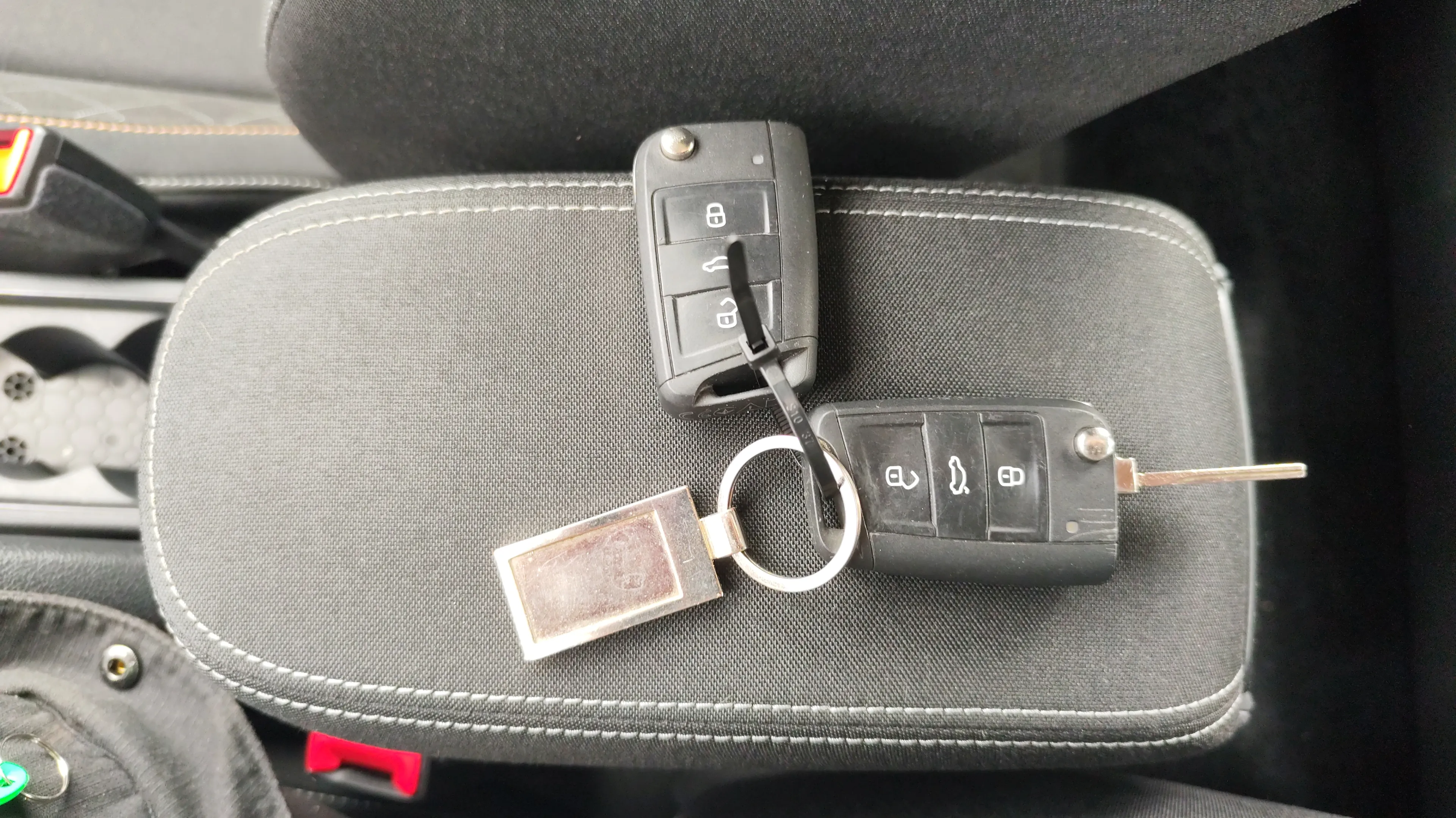 Škoda Kamiq 1.0 TSI DSG Ambition - foto 19