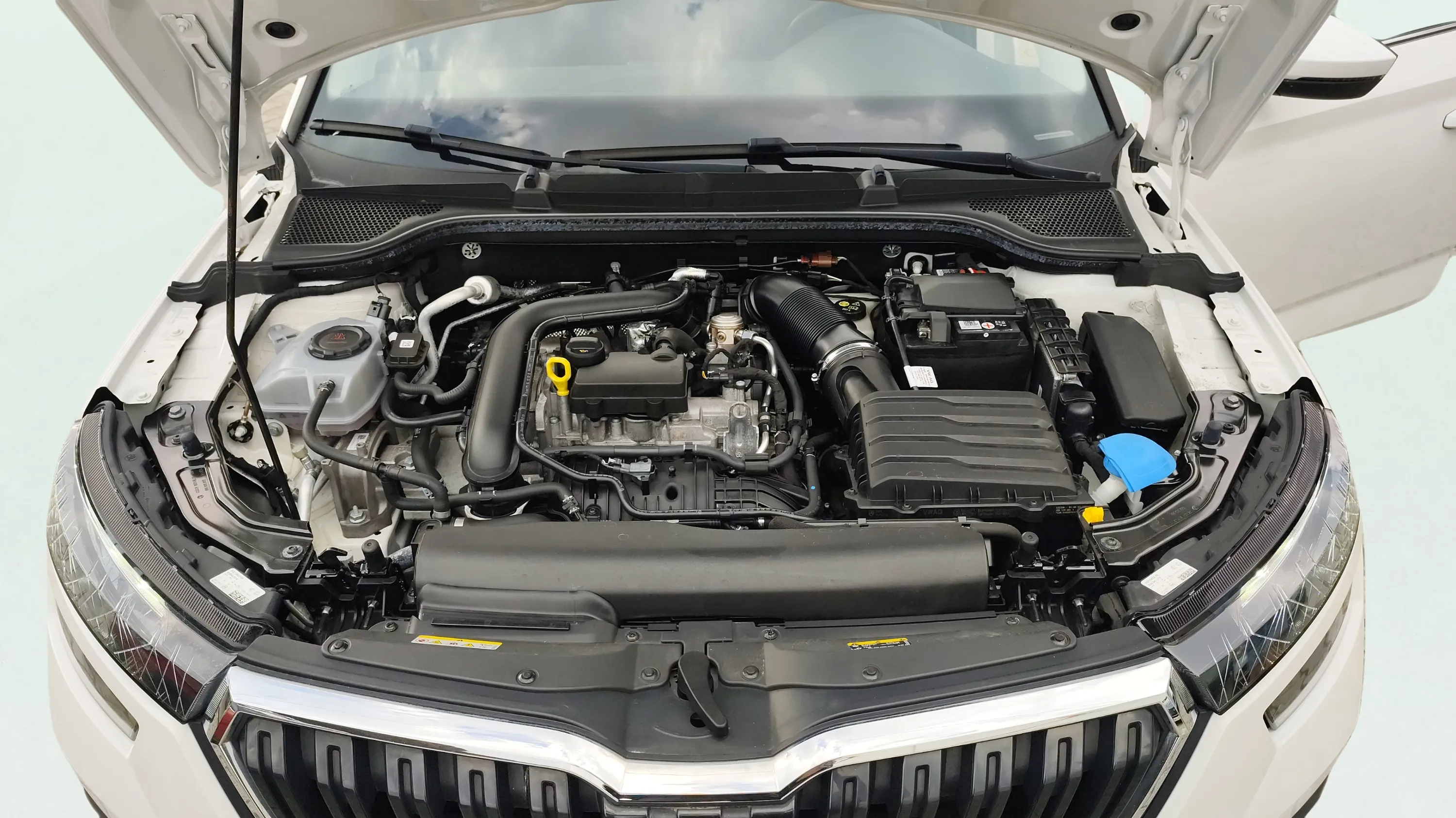 Škoda Kamiq 1.0 TSI DSG Ambition - foto 18