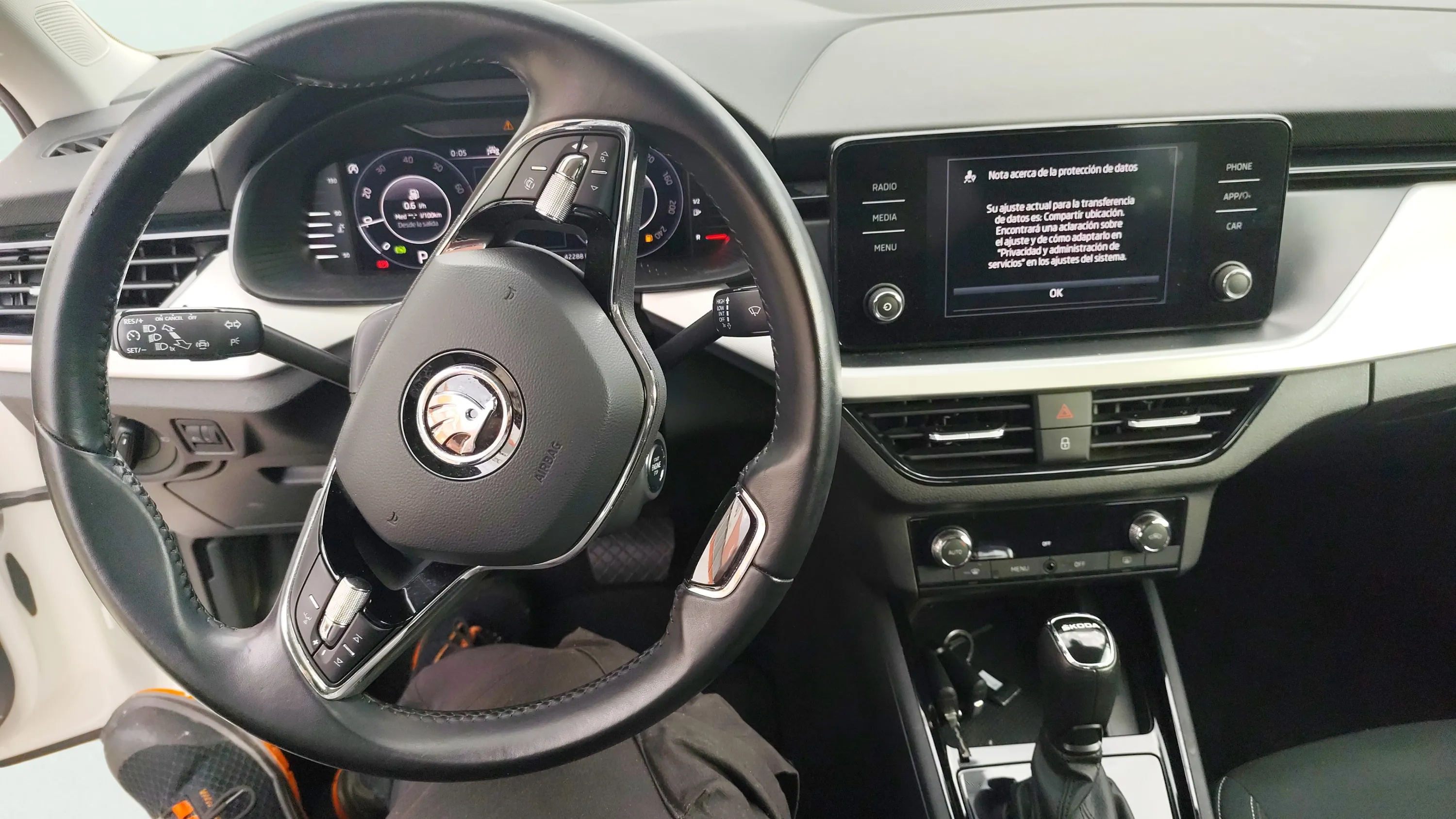 Škoda Kamiq 1.0 TSI DSG Ambition - foto 10