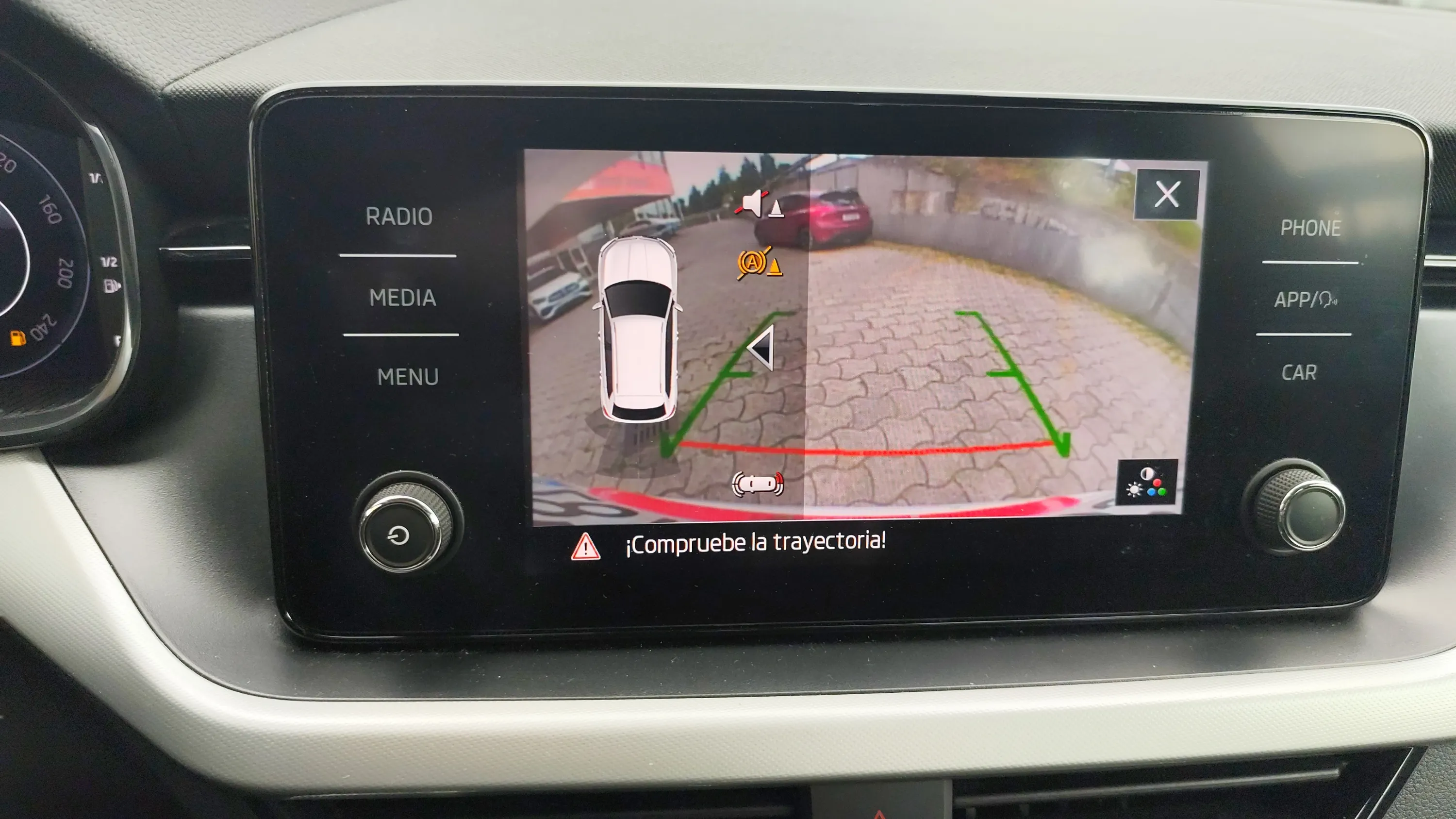 Škoda Kamiq 1.0 TSI DSG Ambition - foto 20