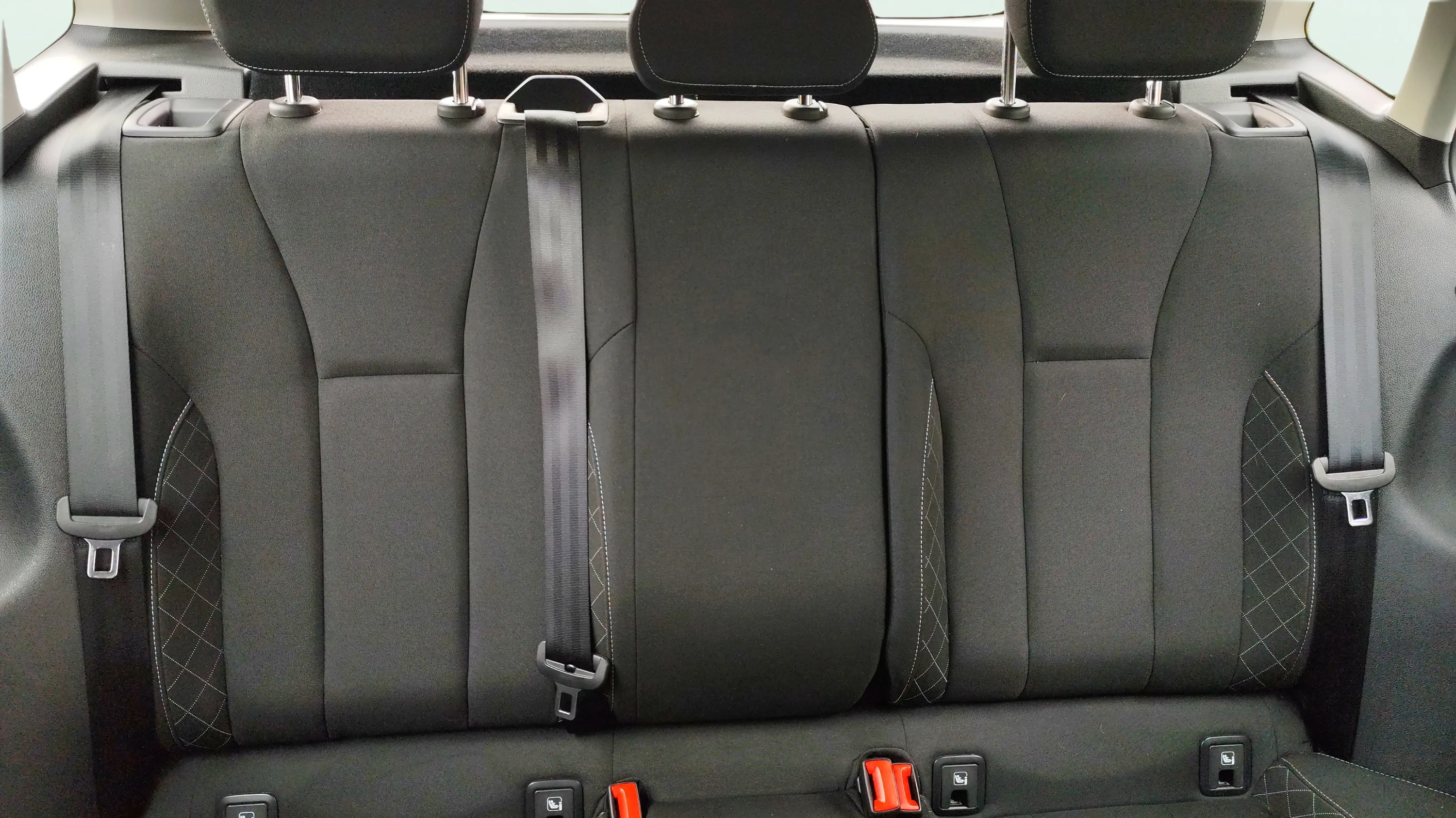 Škoda Kamiq 1.0 TSI DSG Ambition - foto 16