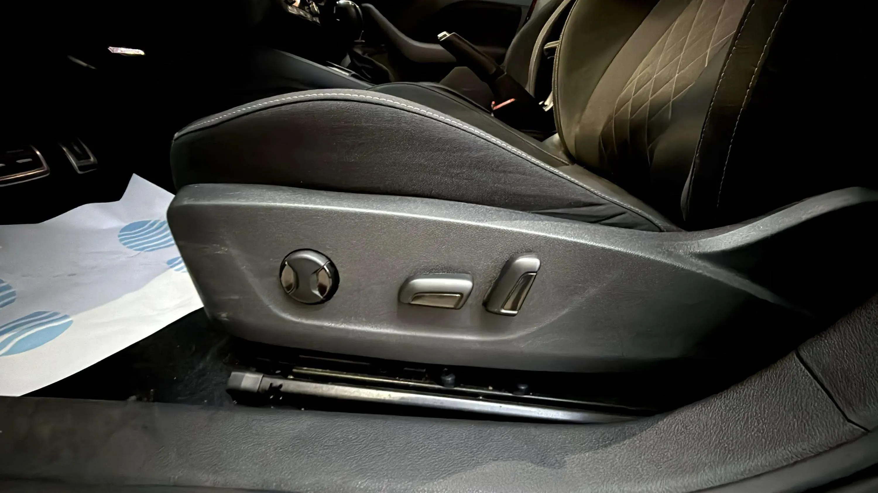 Škoda Kamiq 1.6 TDI DSG Sport - foto 19
