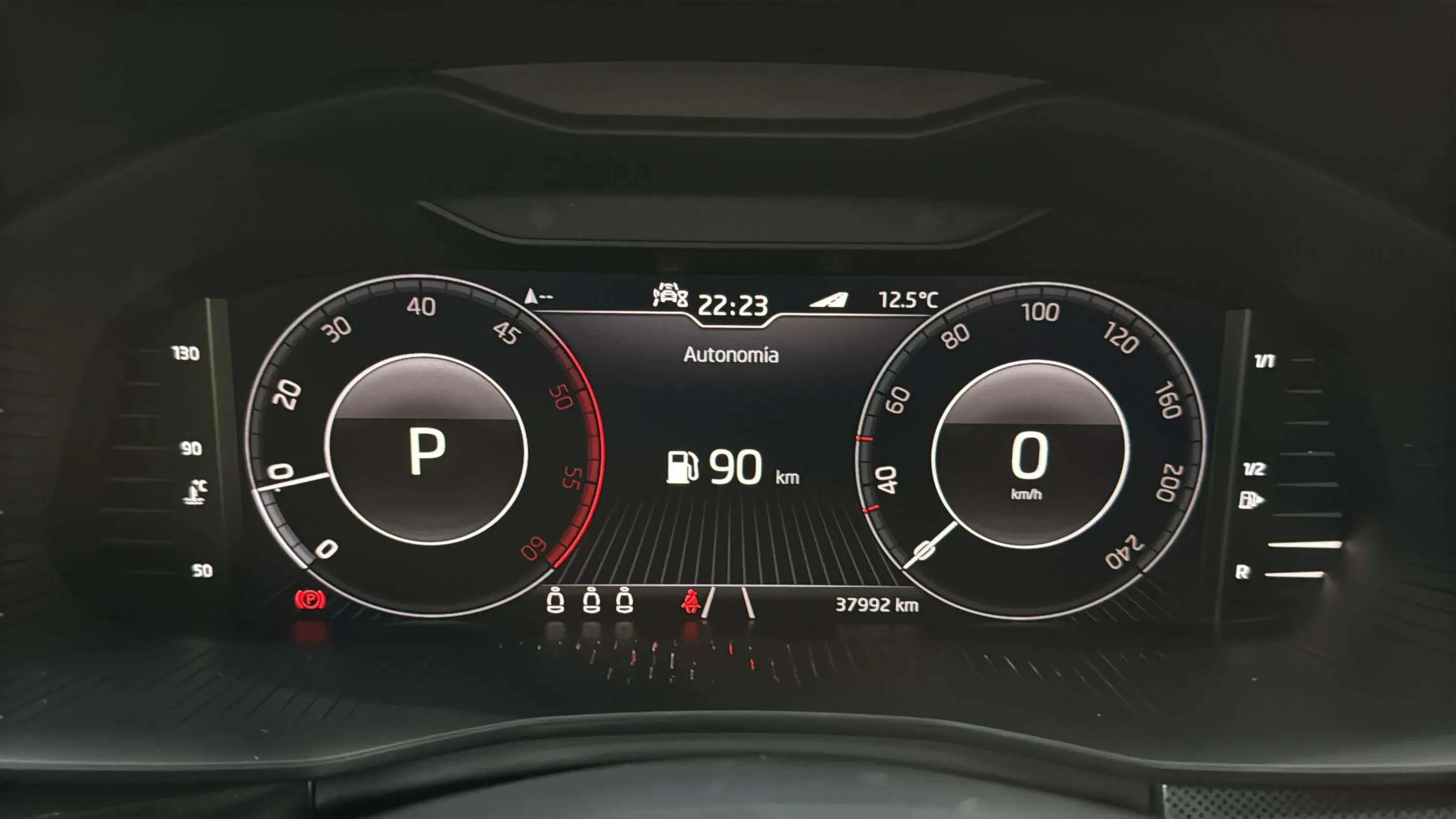 Škoda Kamiq 1.6 TDI DSG Sport - foto 15