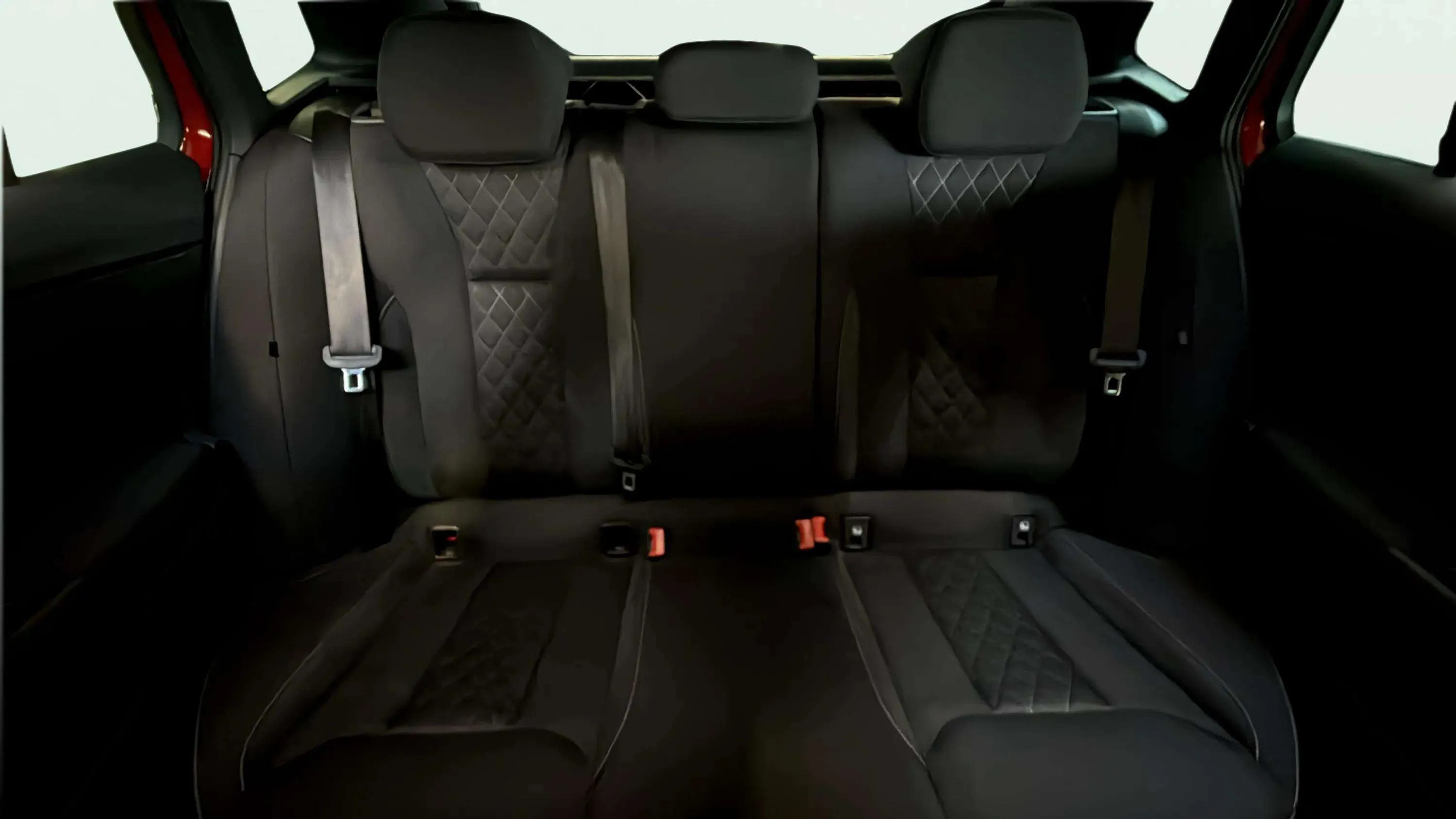 Škoda Kamiq 1.6 TDI DSG Sport - foto 18