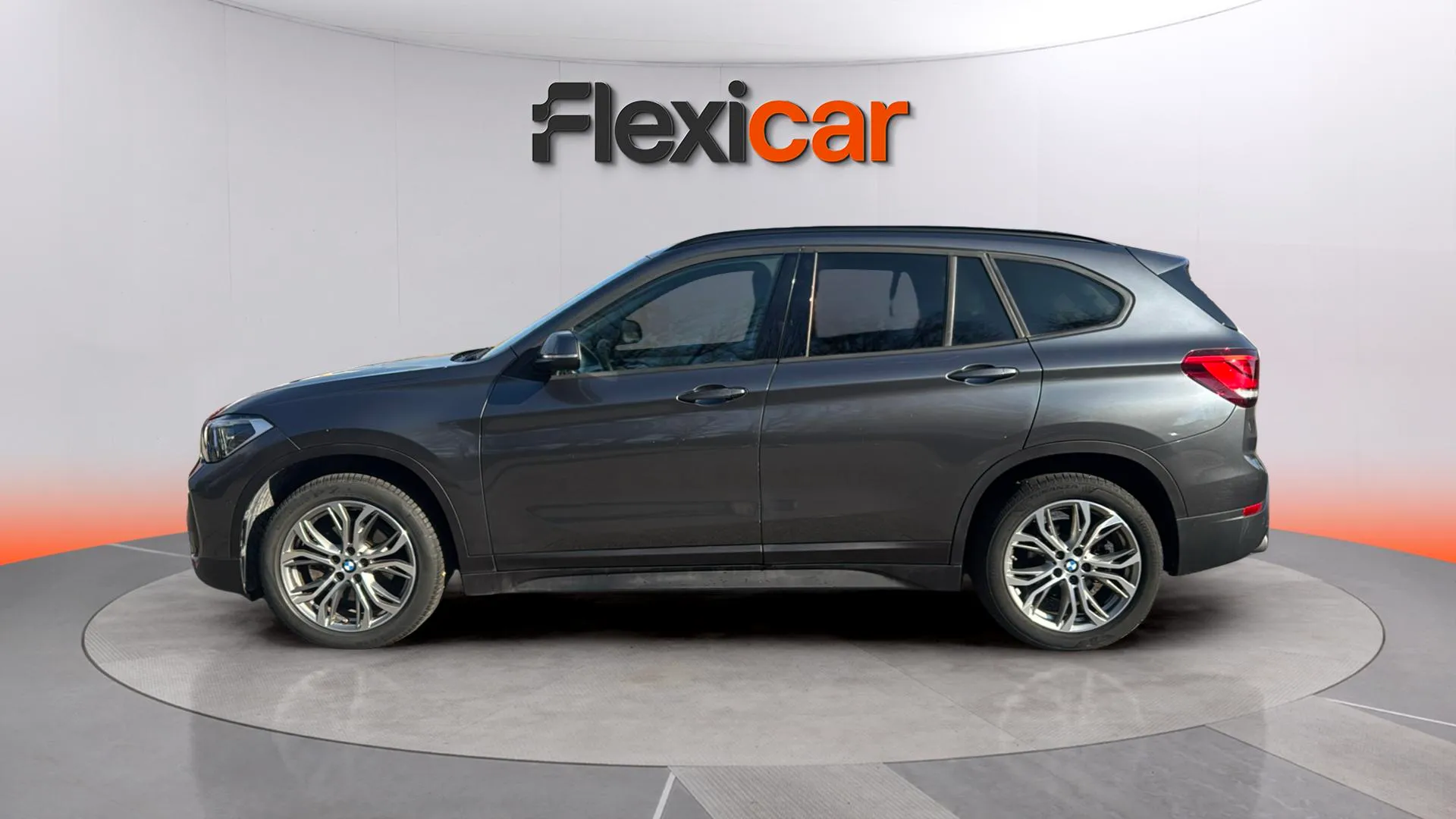 BMW X1 sDrive18i - foto 5