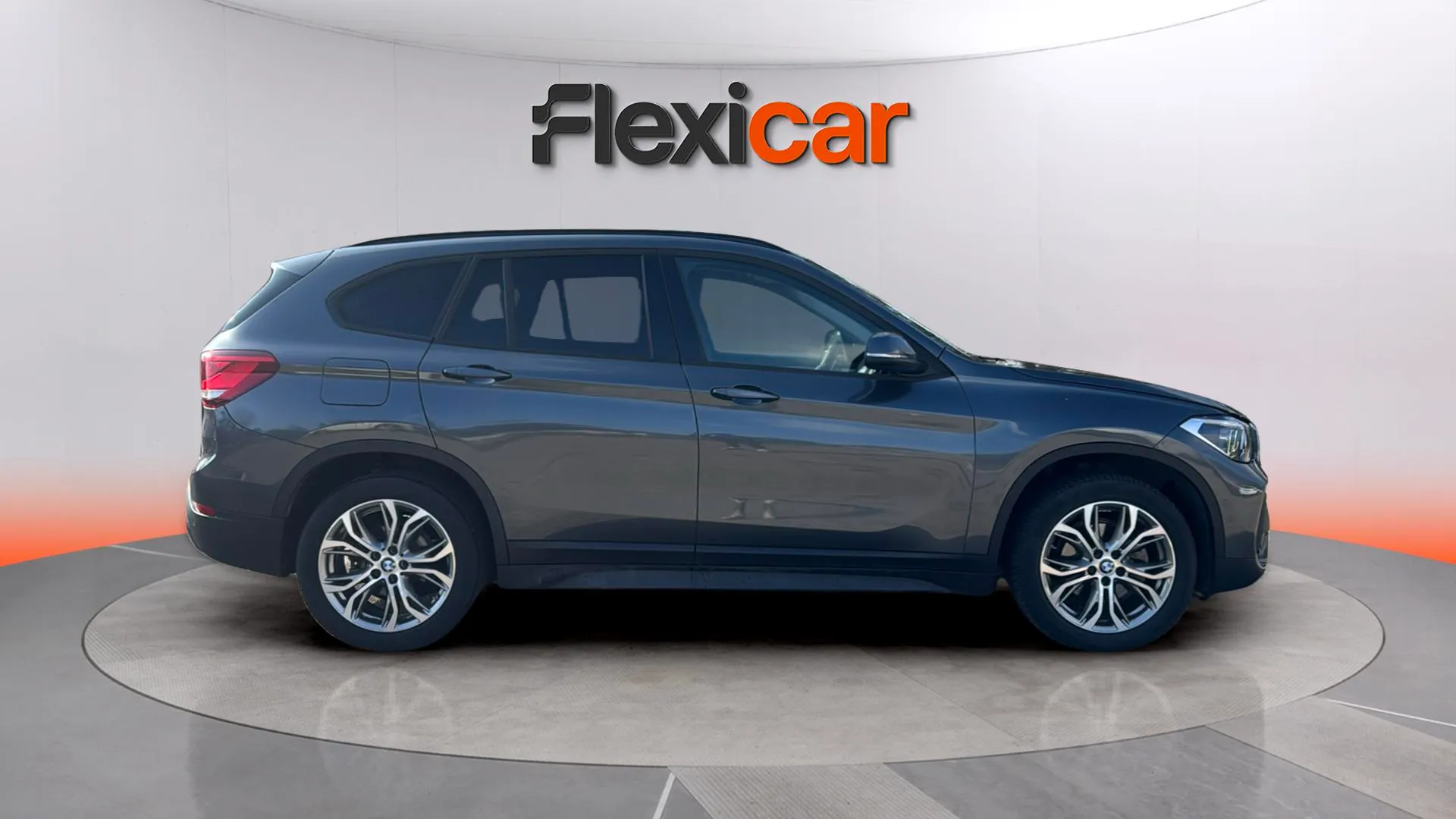 BMW X1 sDrive18i - foto 3