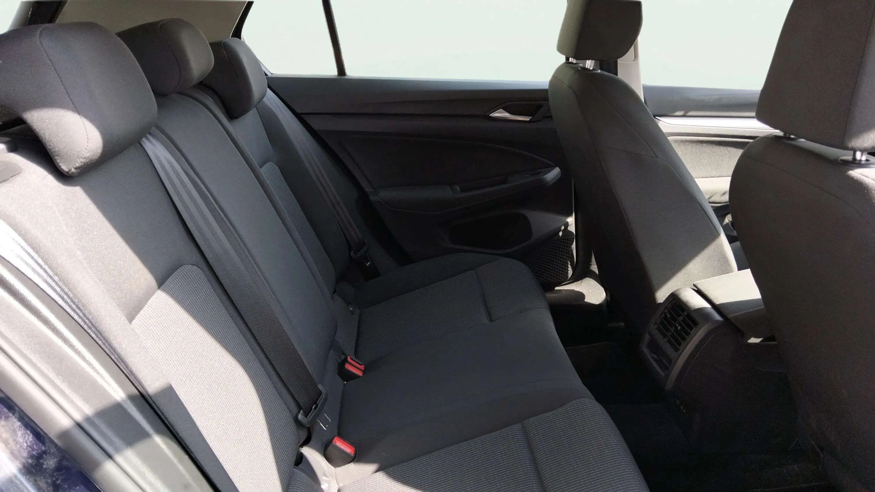 Volkswagen Golf 2.0 TDI - foto 10