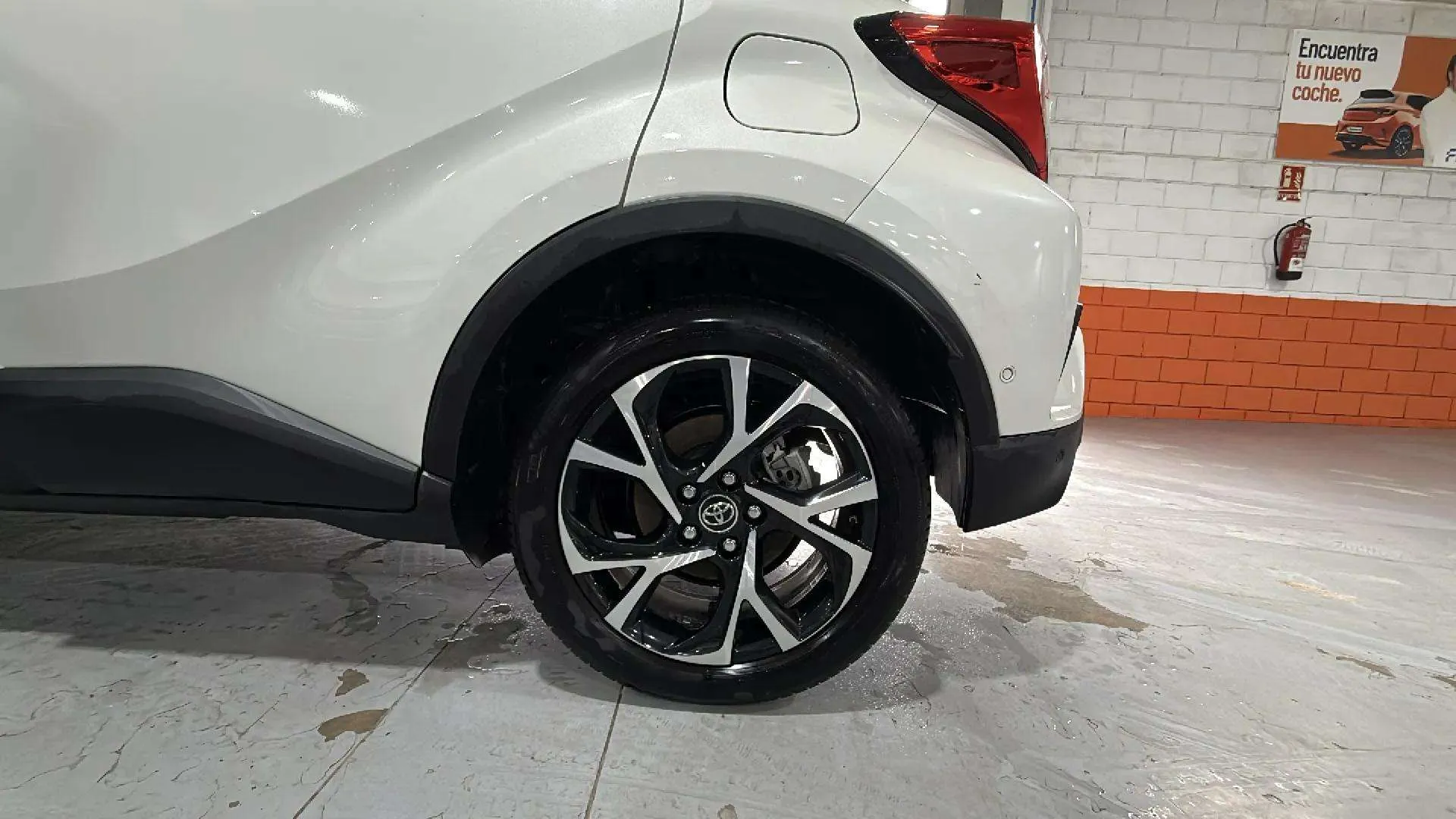 Toyota C-HR 1.8 125H Advance - foto 17