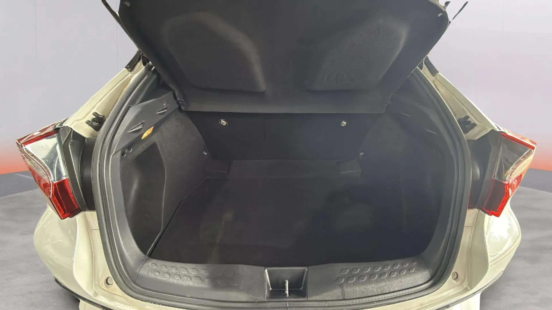 Toyota C-HR 1.8 125H Advance - foto 6