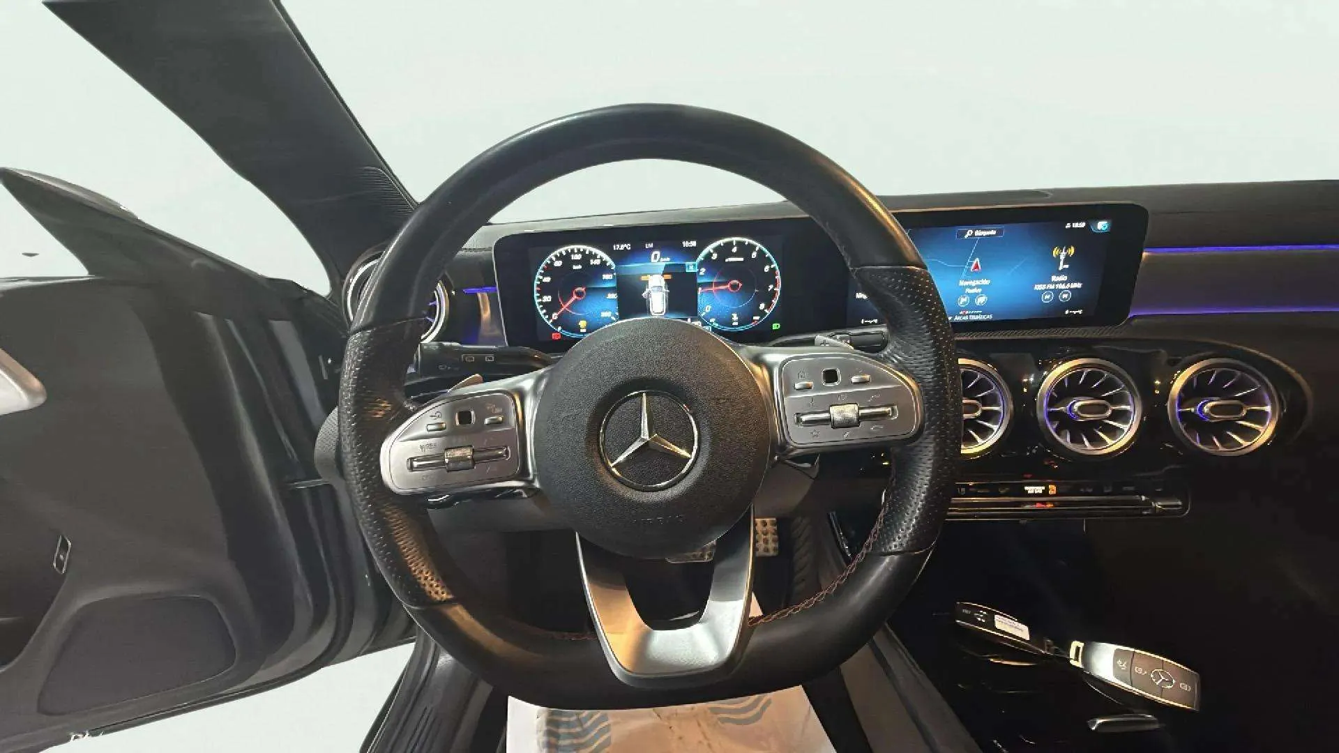Mercedes-Benz CLA 200 Shooting Brake - foto 9