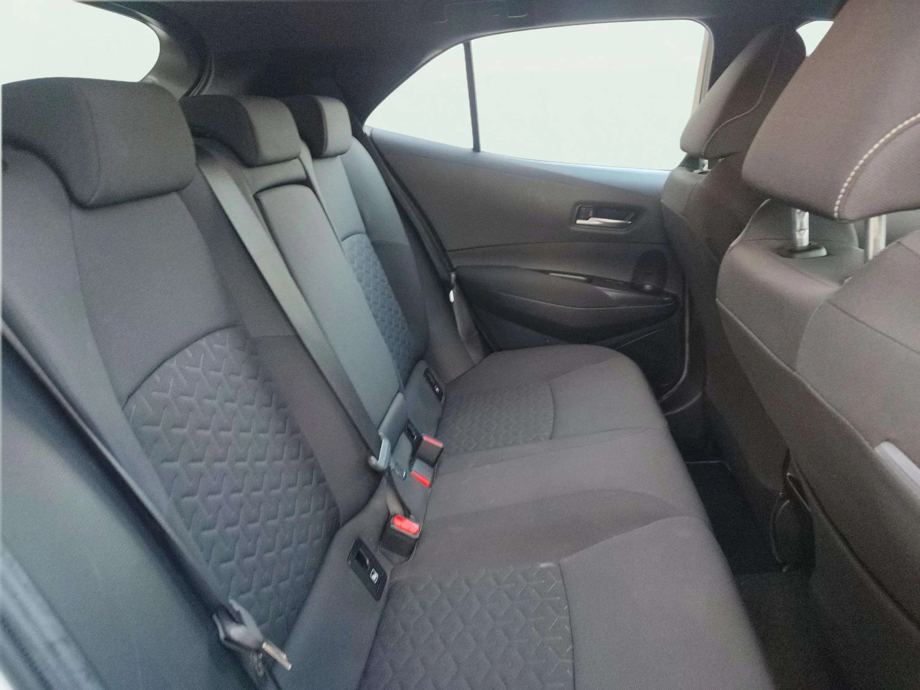 Toyota Corolla 1.8 125H Active Tech E-CVT - foto 10