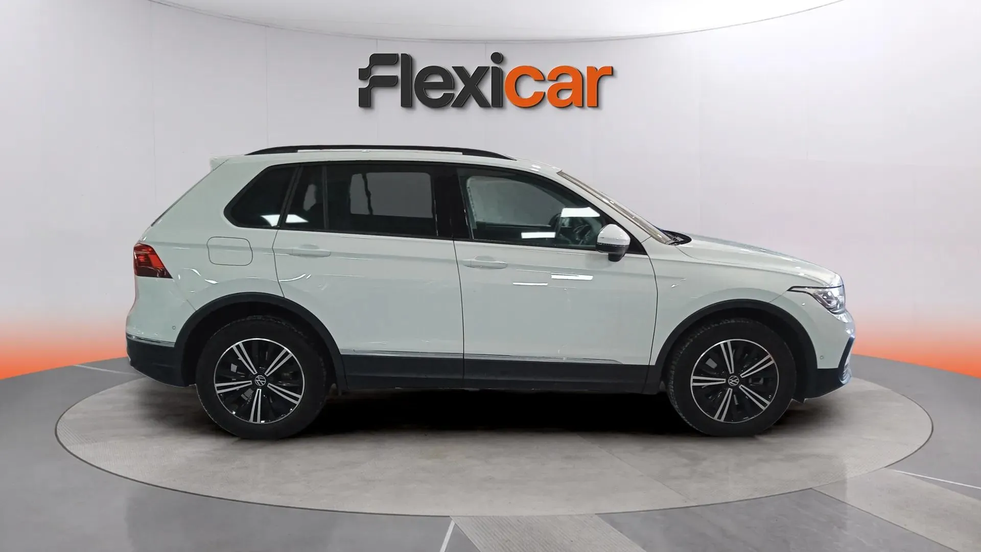 Volkswagen Tiguan Life 1.4 TSI eHybrid DSG - foto 3
