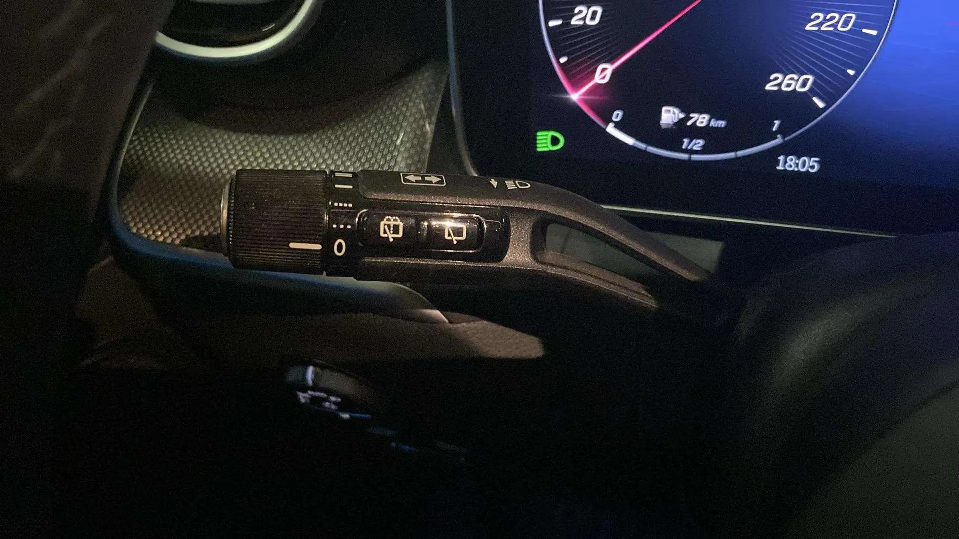 Mercedes-Benz GLC 300 e 4MATIC - foto 17