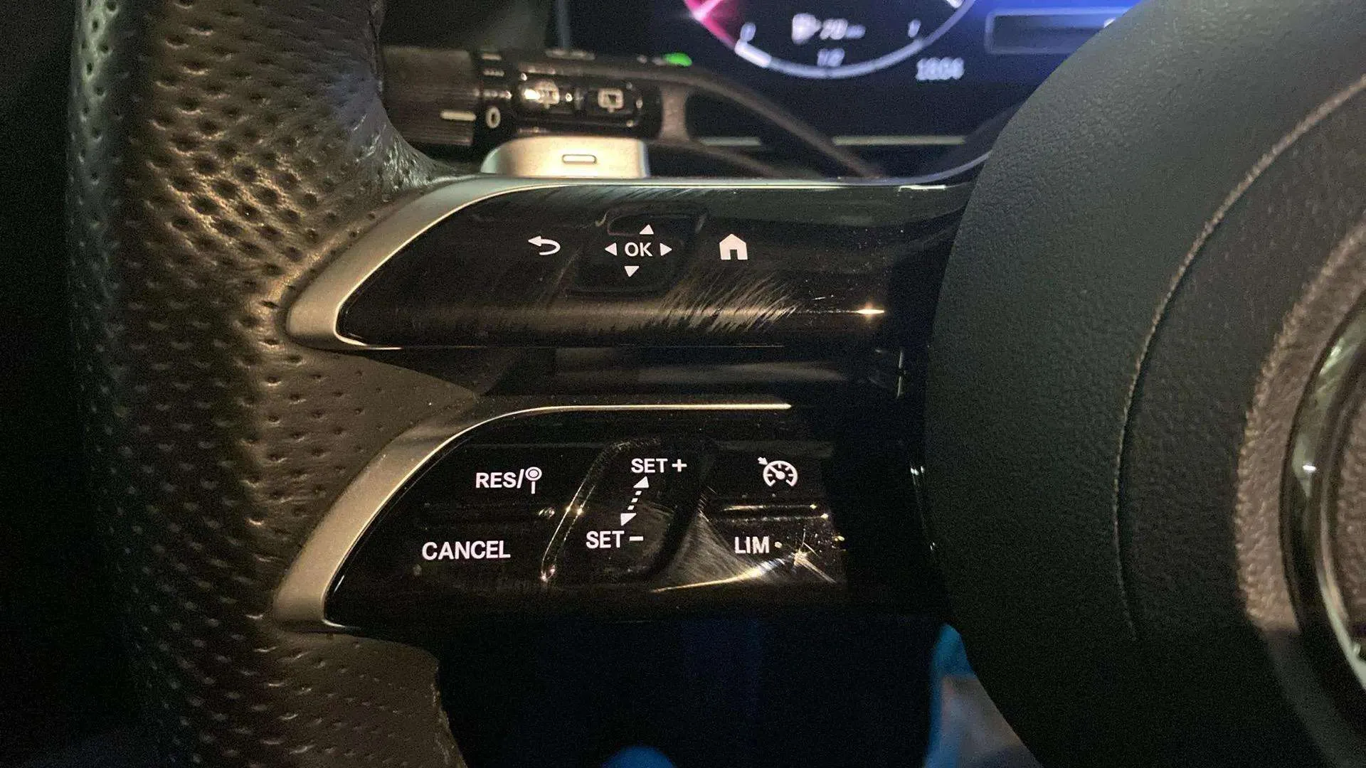 Mercedes-Benz GLC 300 e 4MATIC - foto 15