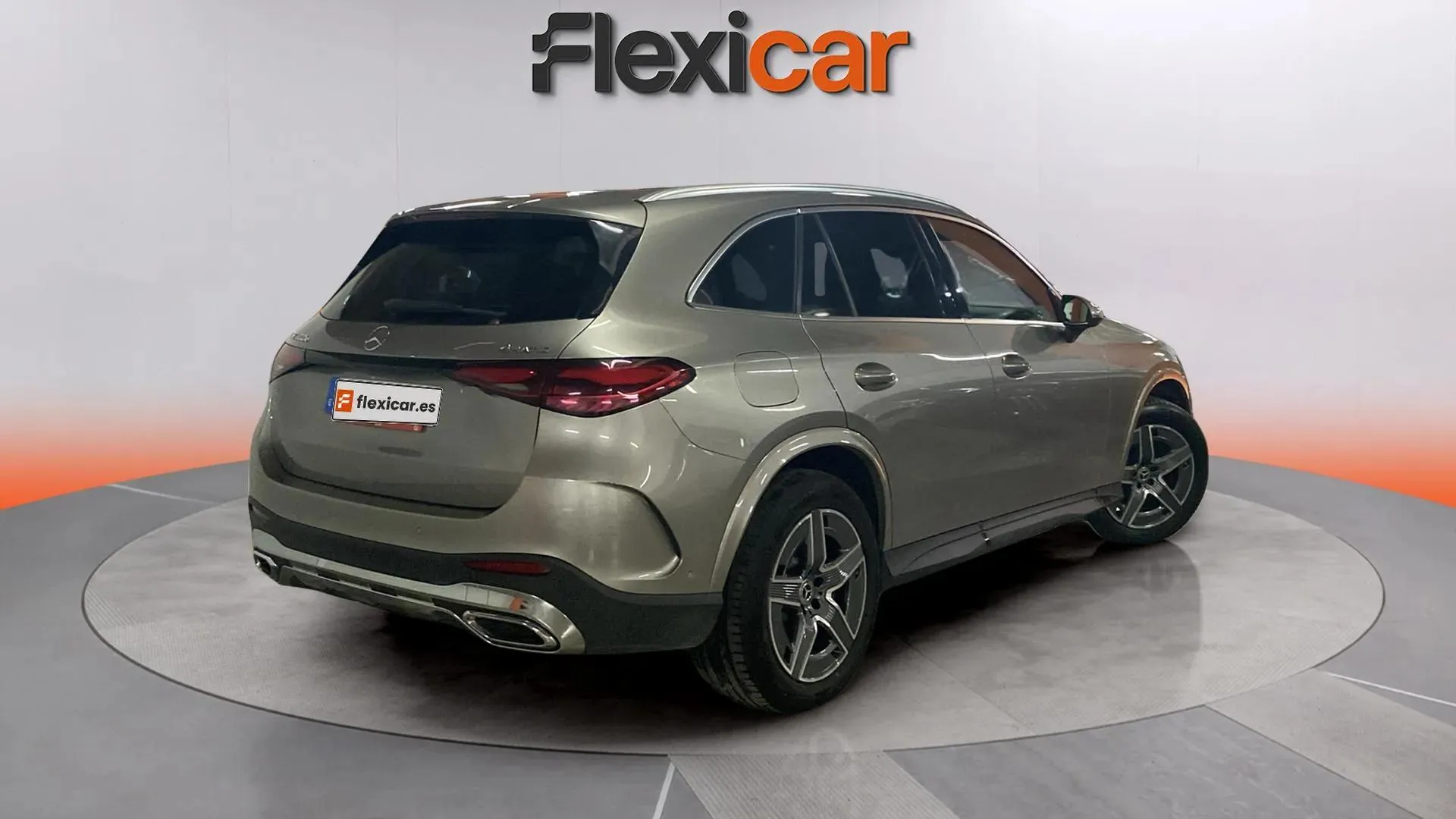 Mercedes-Benz GLC 300 e 4MATIC - foto 7