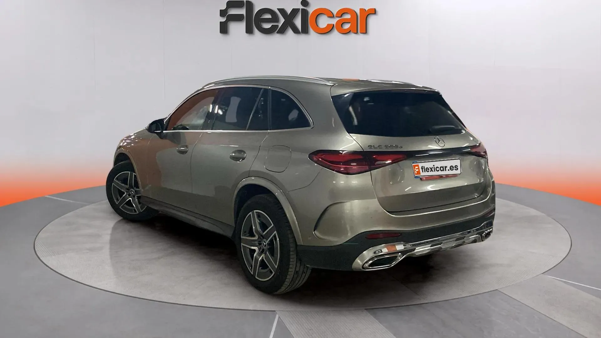 Mercedes-Benz GLC 300 e 4MATIC - foto 6