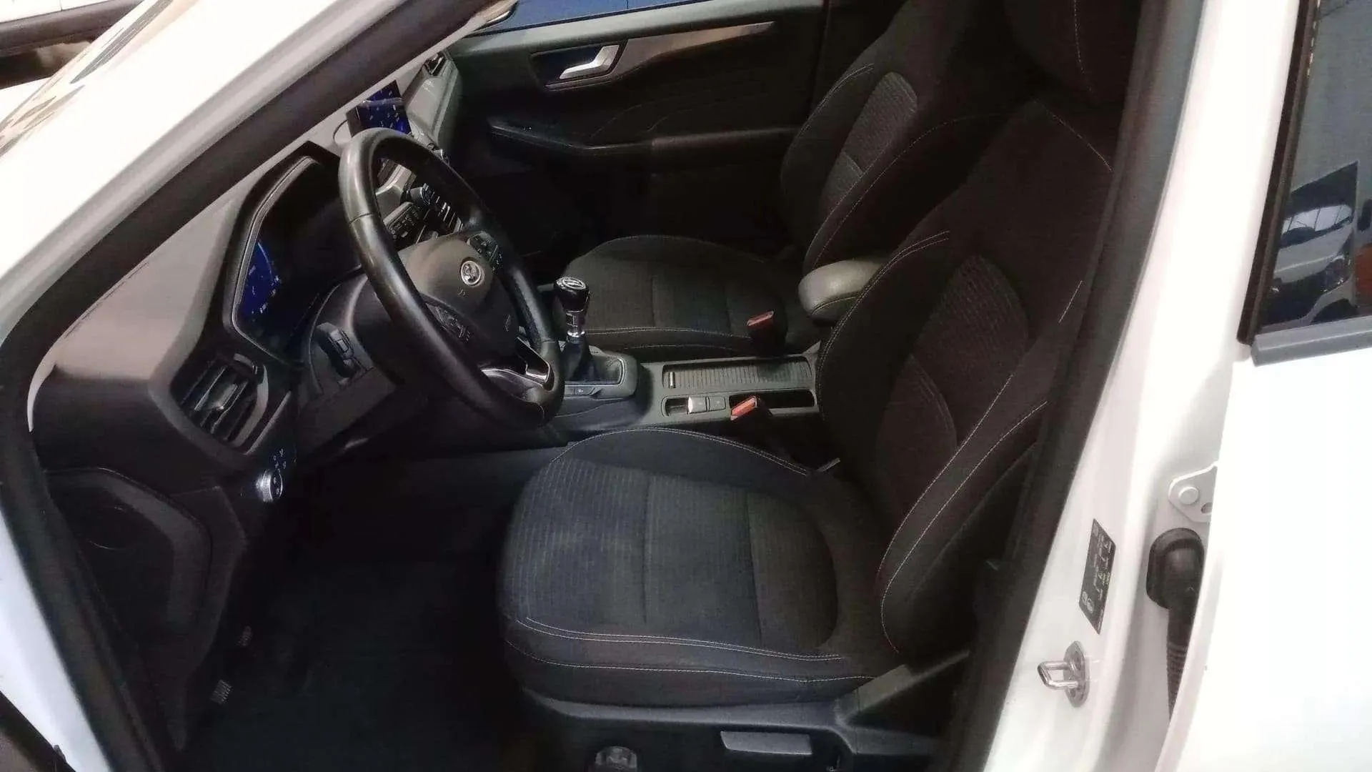 Ford Kuga Titanium 1.5T EcoBoost - foto 5