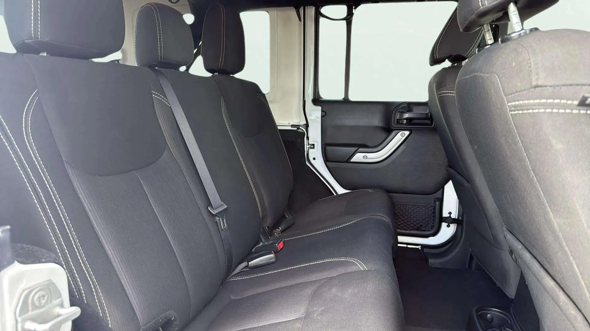 Jeep Wrangler 2.8 CRD Sahara - foto 17