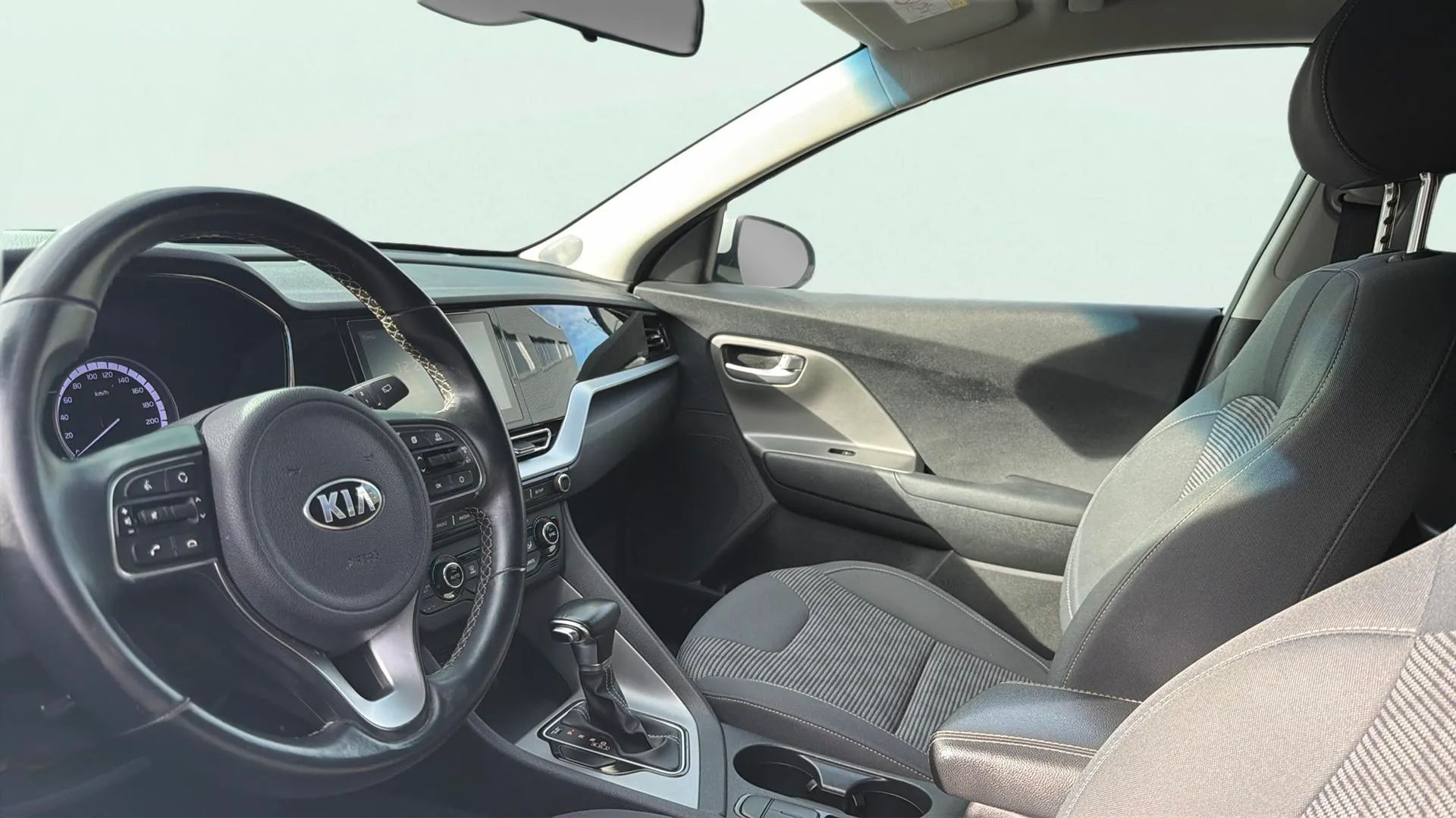 Kia Niro 1.6 GDi HEV Concept - foto 12