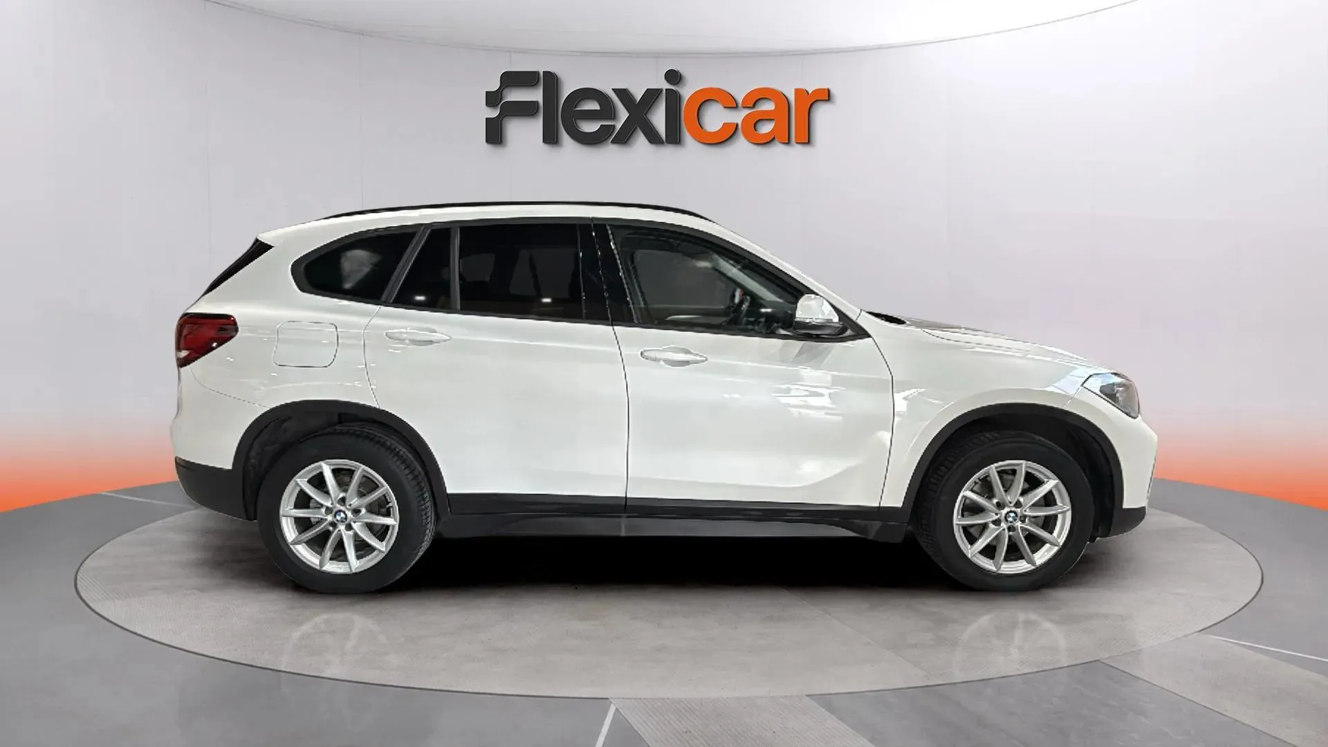 BMW X1 sDrive18dA Business - foto 8