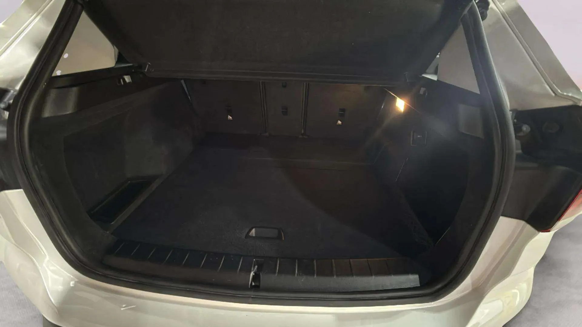 BMW X1 sDrive18dA Business - foto 10