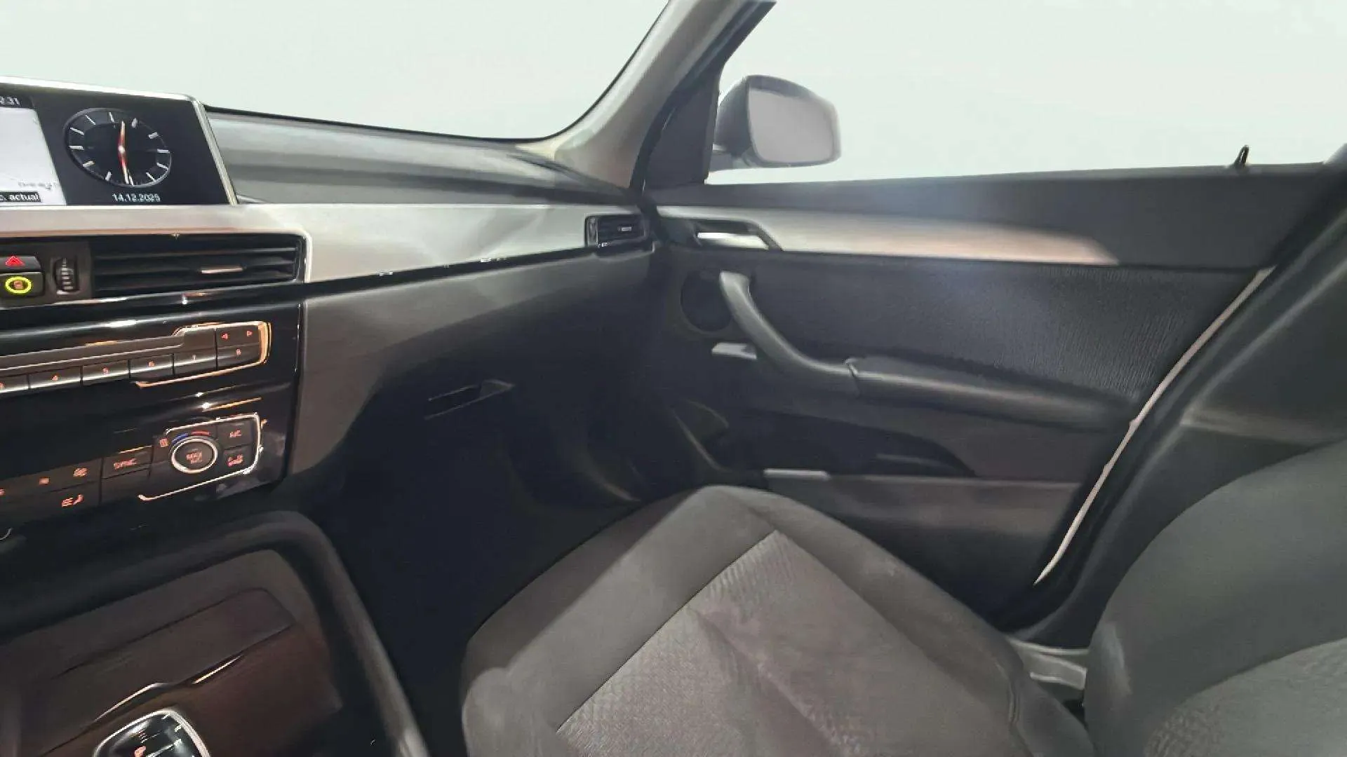 BMW X1 sDrive18dA Business - foto 11