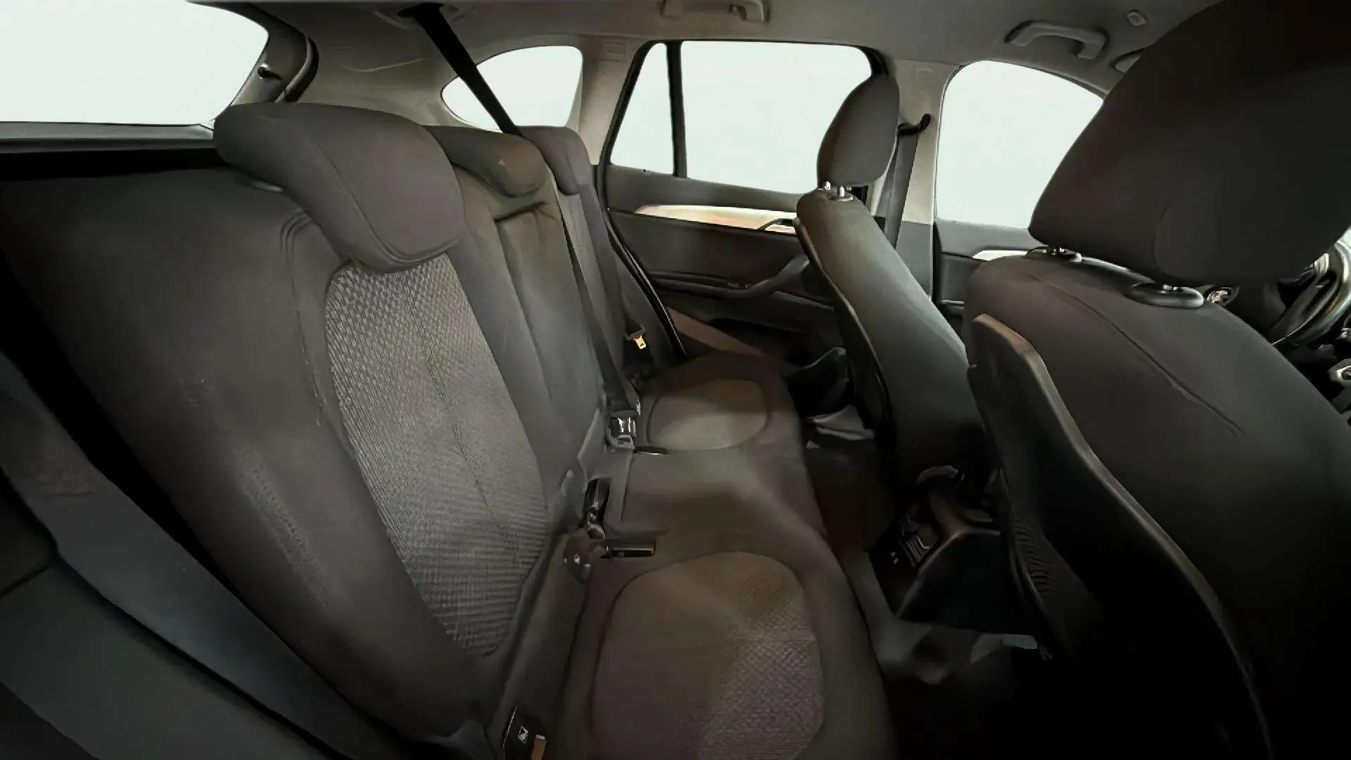 BMW X1 sDrive18dA Business - foto 13