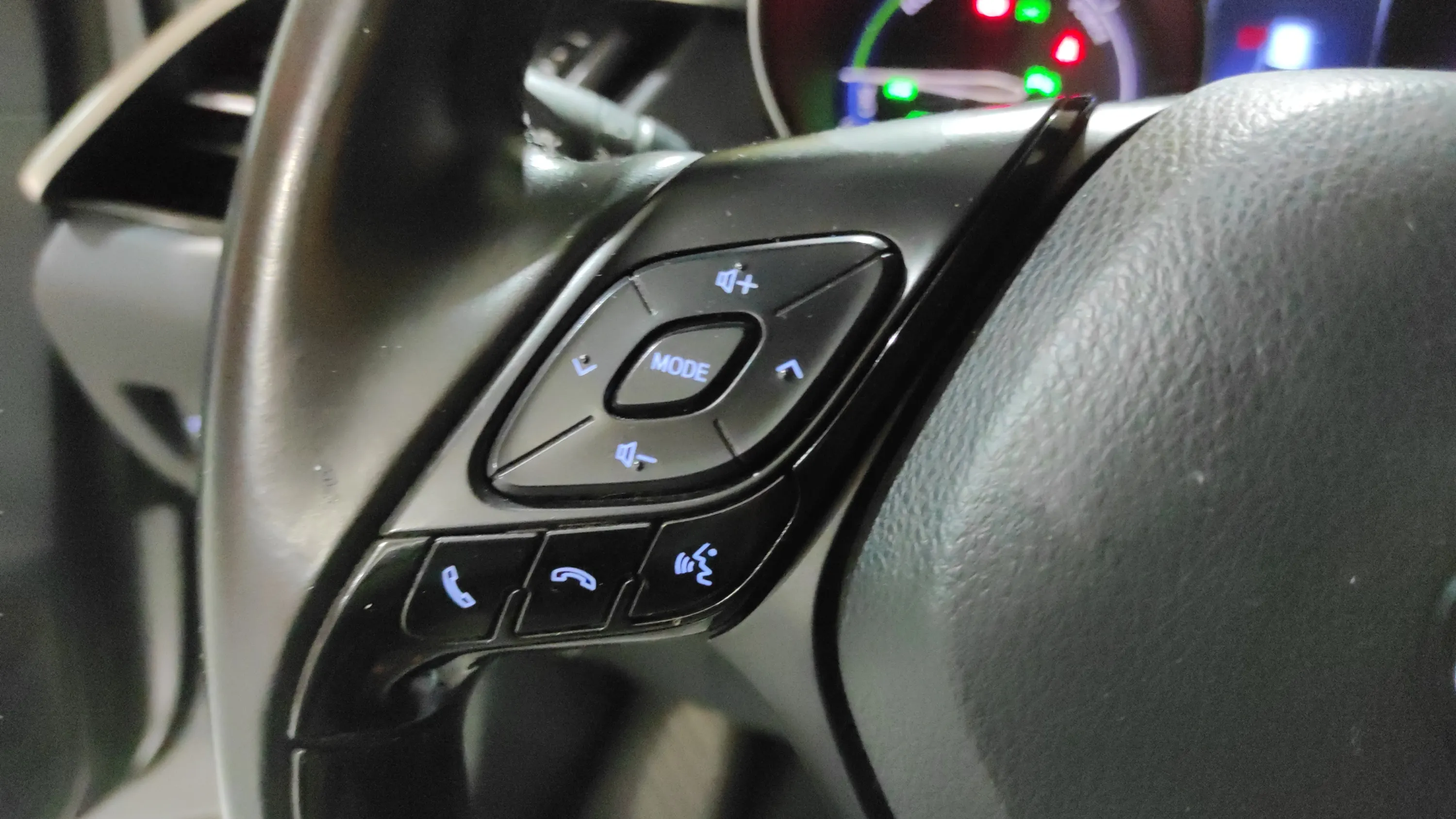 Toyota C-HR 1.8 125H Advance - foto 11