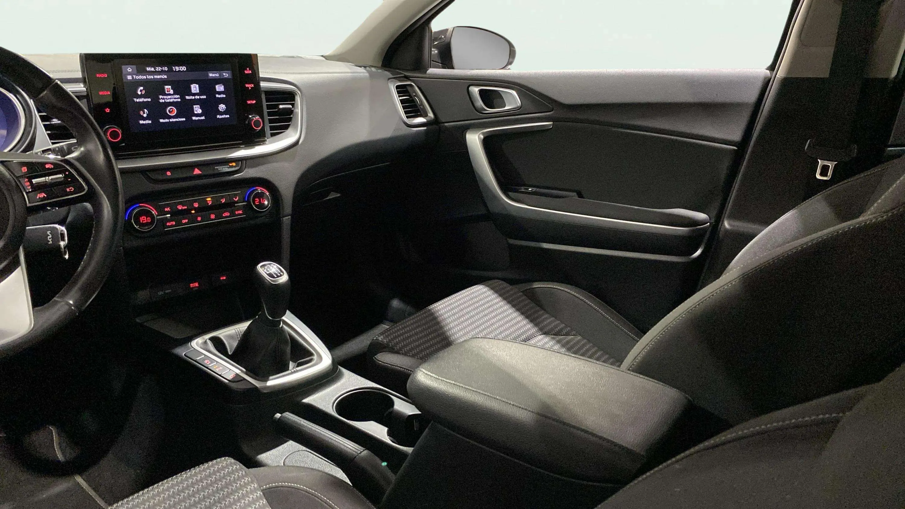 Kia XCeed 1.5 T-GDi Drive - foto 32